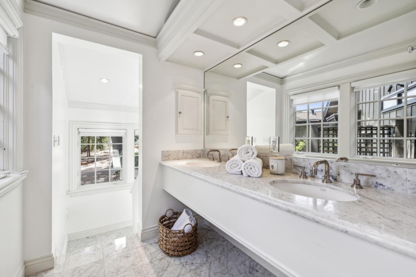 Portola Valley, California, 94028, United States, 6 Bedrooms Bedrooms, ,6 BathroomsBathrooms,Residential,For Sale,1917996