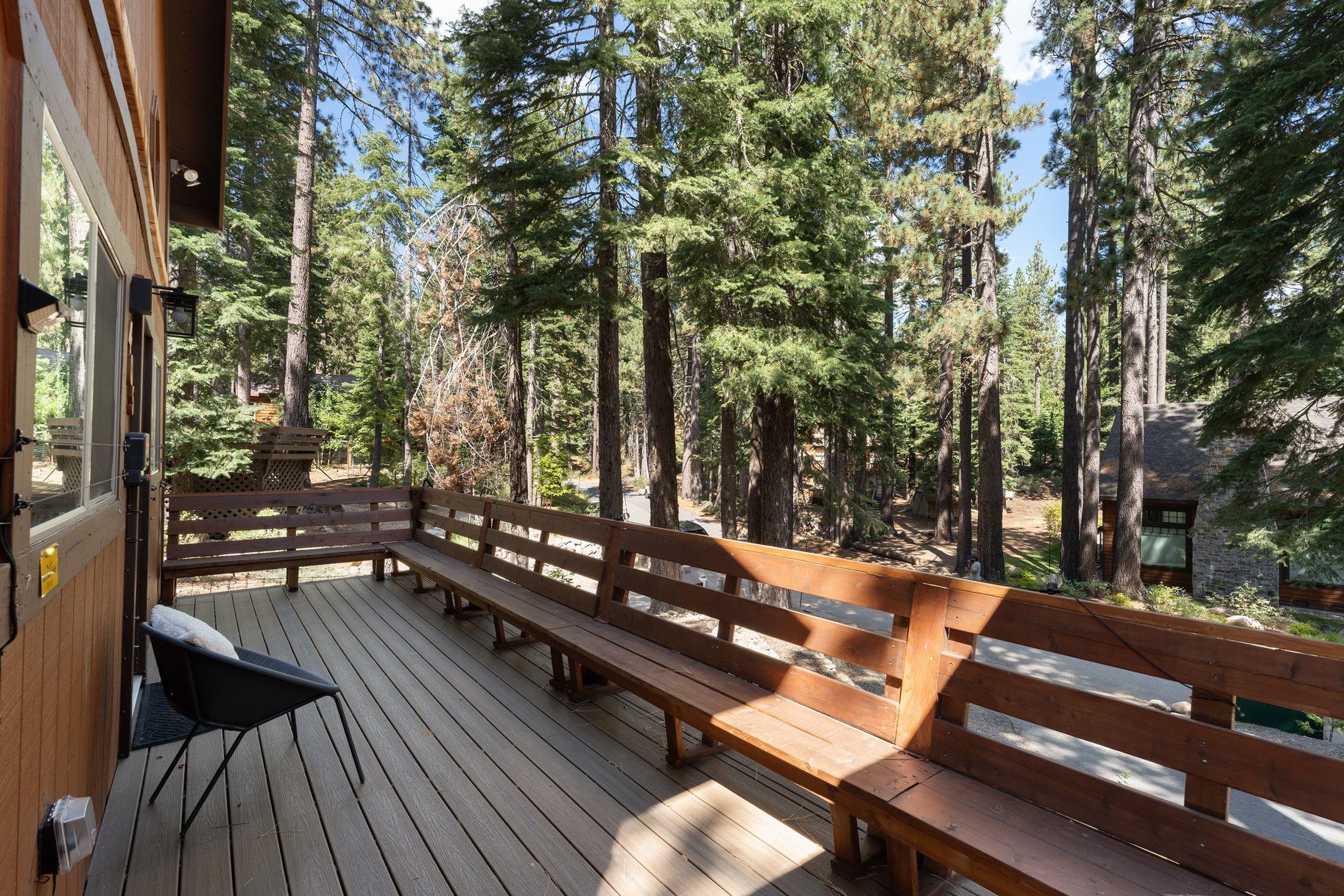  West Shore Gem - An Authentic Pineland Chalet with Detached Garage + Studio - 物件實景