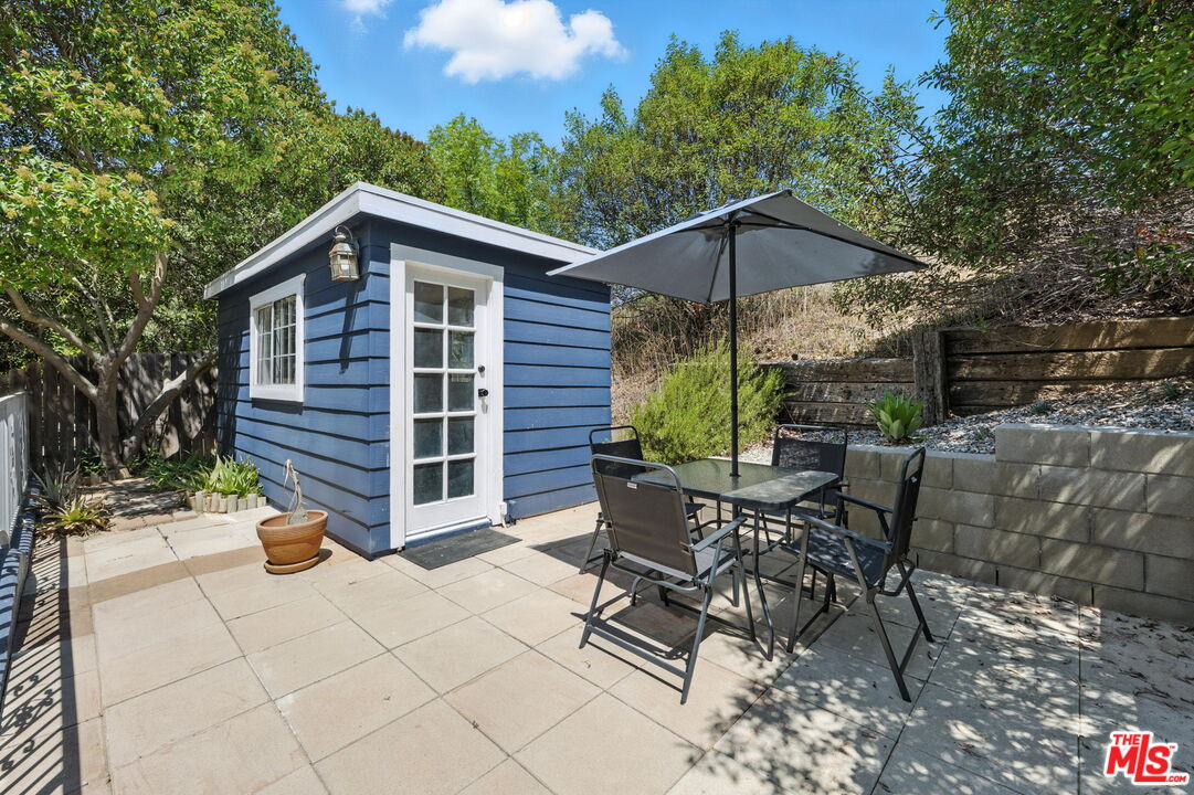 Topanga, California, 90290, United States, 2 Bedrooms Bedrooms, ,1 BathroomBathrooms,Residential,For Sale,1913417