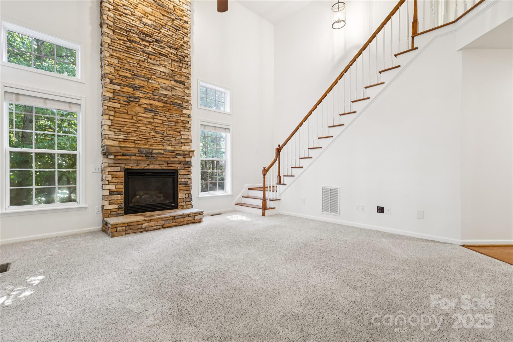Tega Cay, South Carolina, 29708, United States, 4 Bedrooms Bedrooms, ,4 BathroomsBathrooms,Residential,For Sale,1906873