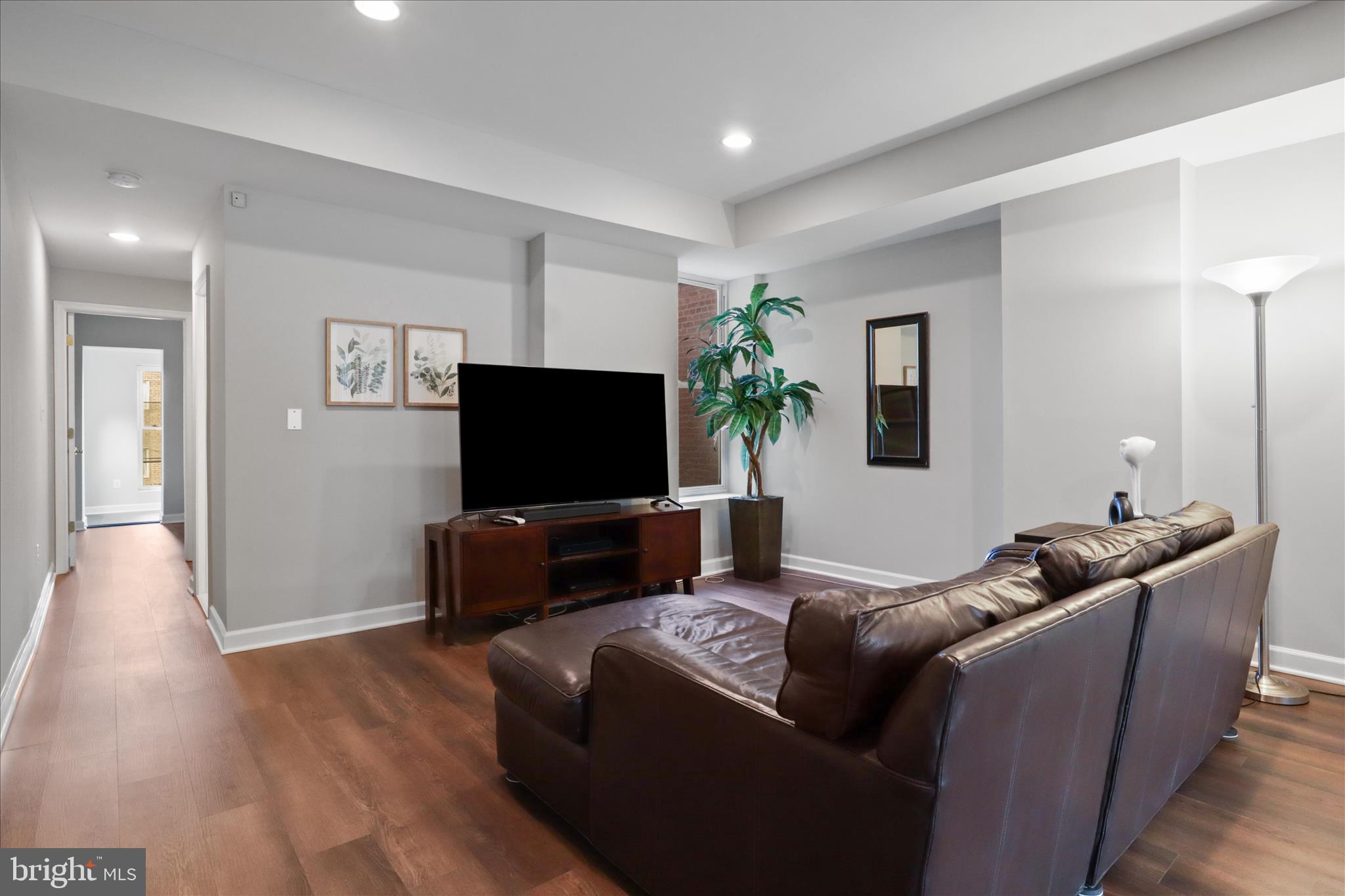 Washington, District of Columbia, 20009, United States, 4 Bedrooms Bedrooms, ,4 BathroomsBathrooms,Residential,For Sale,1986084