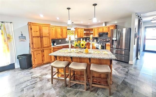 Tahlequah, Oklahoma, 74464, United States, 2 Bedrooms Bedrooms, ,2 BathroomsBathrooms,Residential,For Sale,1977801