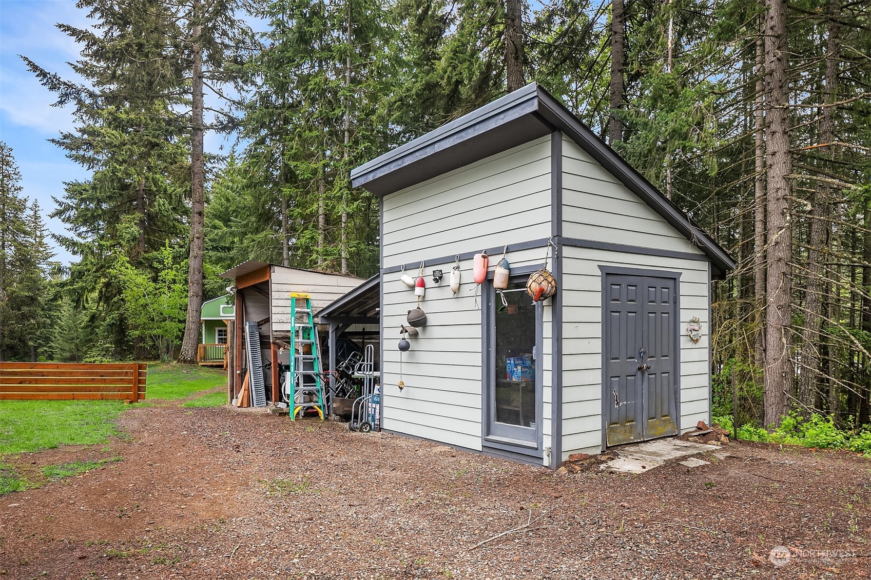 Easton, Washington, 98925, United States, 3 Bedrooms Bedrooms, ,3 BathroomsBathrooms,Residential,For Sale,1912346