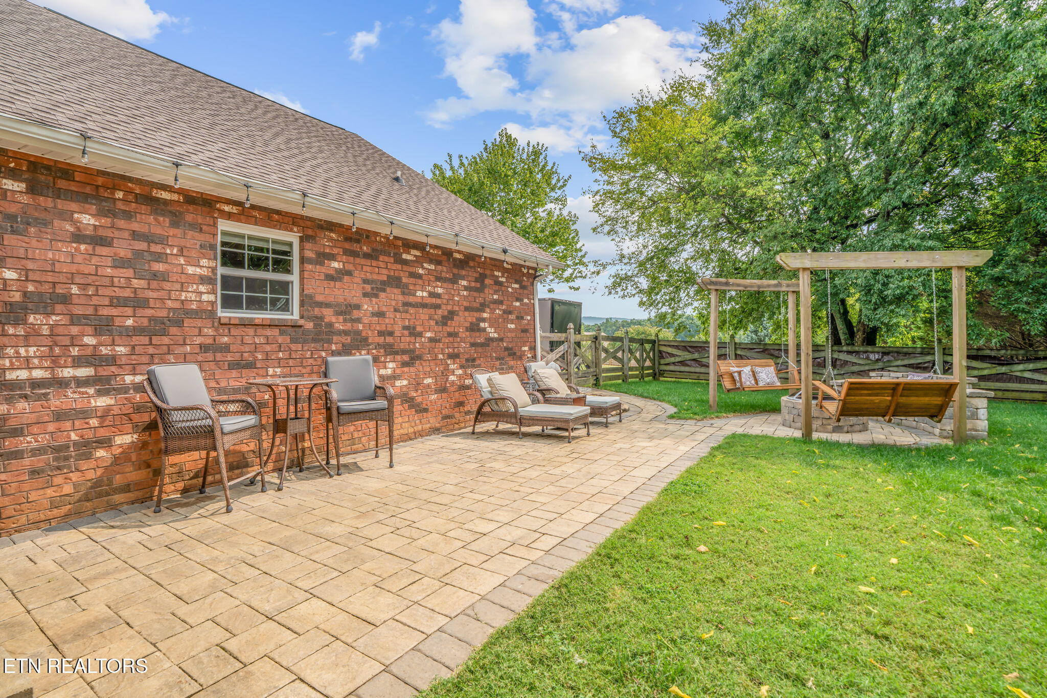 Maryville, Tennessee, 37803, United States, 3 Bedrooms Bedrooms, ,2 BathroomsBathrooms,Residential,For Sale,1942591