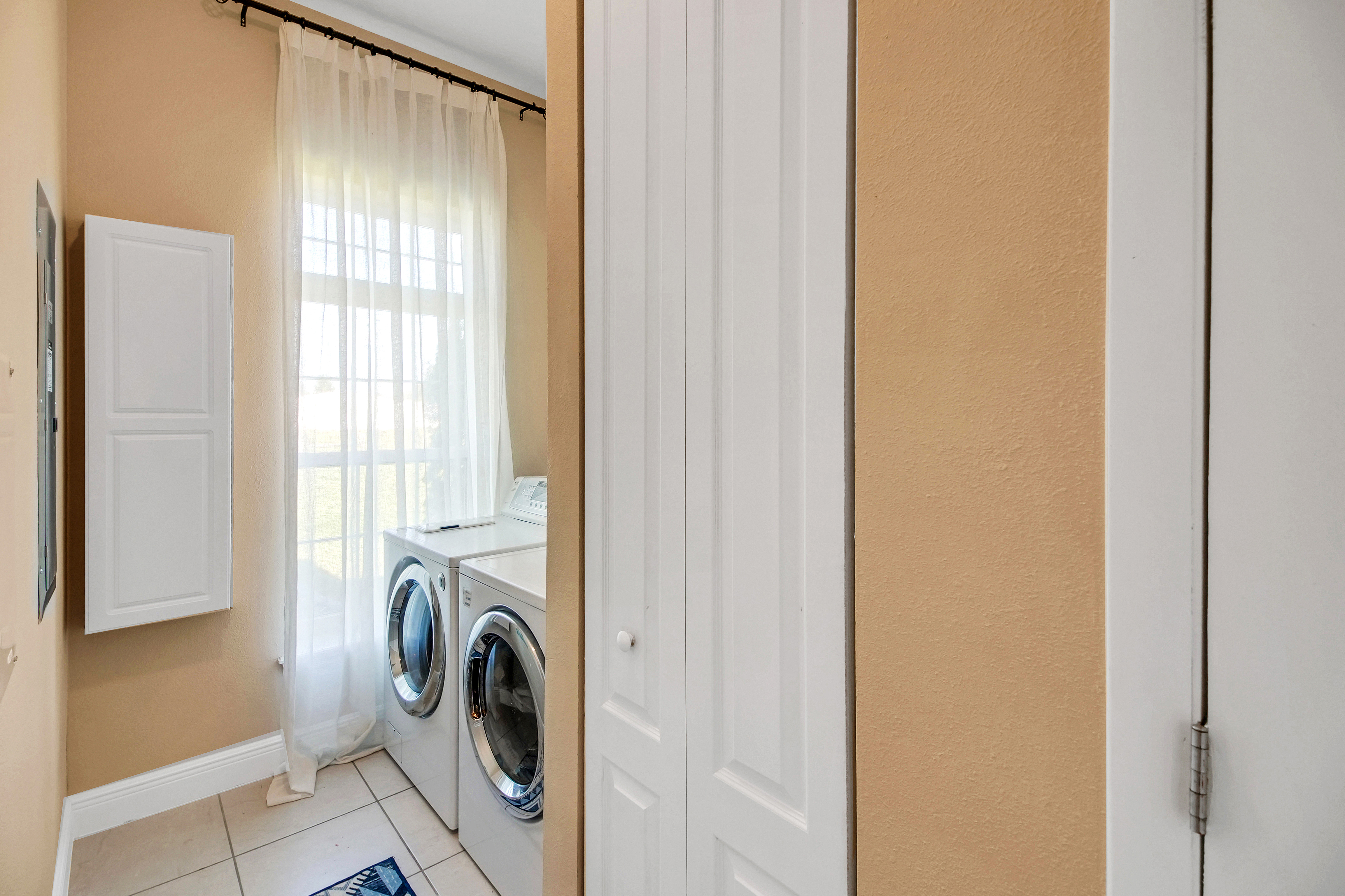 Oxford, Florida, 34484, United States, 4 Bedrooms Bedrooms, ,3 BathroomsBathrooms,Residential,For Sale,1983578