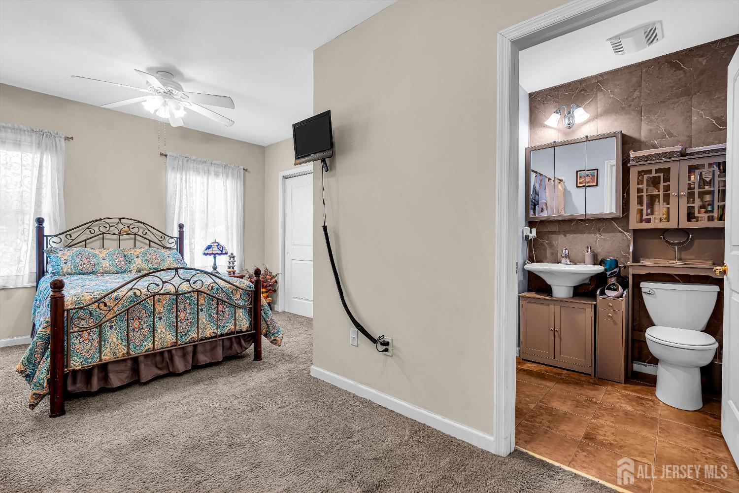 Woodbridge Proper, New Jersey, 07095, United States, 5 Bedrooms Bedrooms, ,2 BathroomsBathrooms,Residential,For Sale,1906051