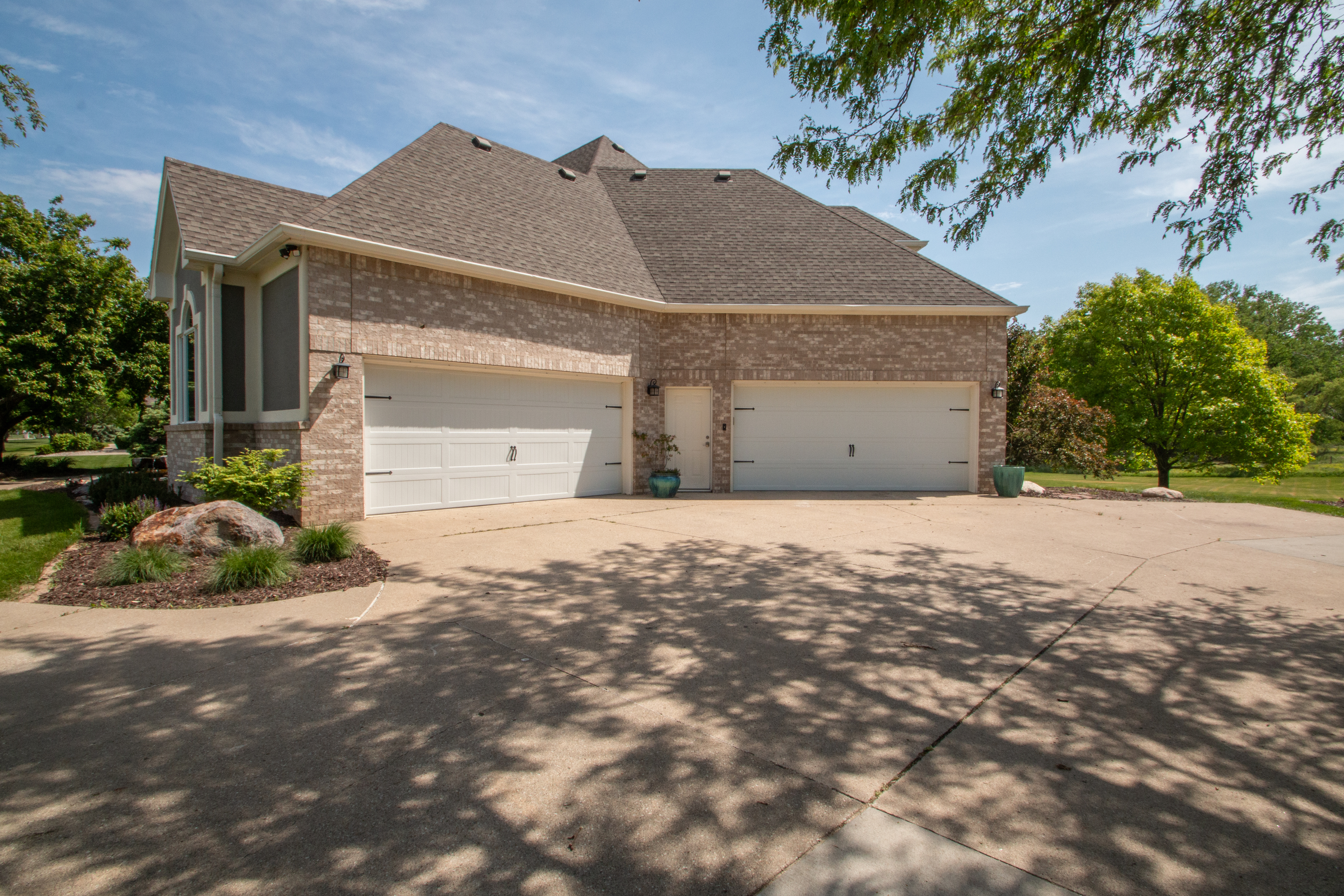 Jefferson, South Dakota, 57038, United States, 5 Bedrooms Bedrooms, ,5 BathroomsBathrooms,Residential,For Sale,1930166