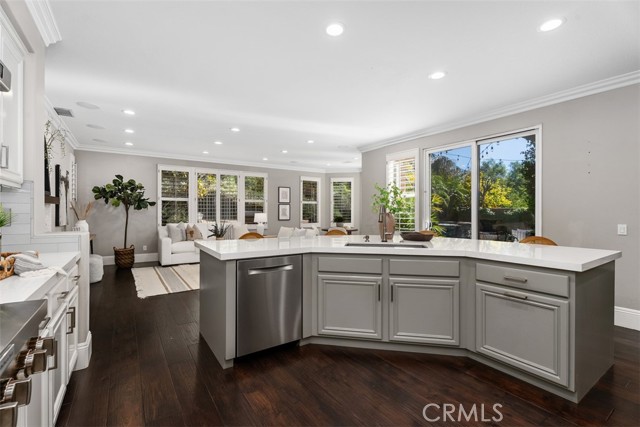 Mission Viejo, California, 92692, United States, 6 Bedrooms Bedrooms, ,4 BathroomsBathrooms,Residential,For Sale,1997716