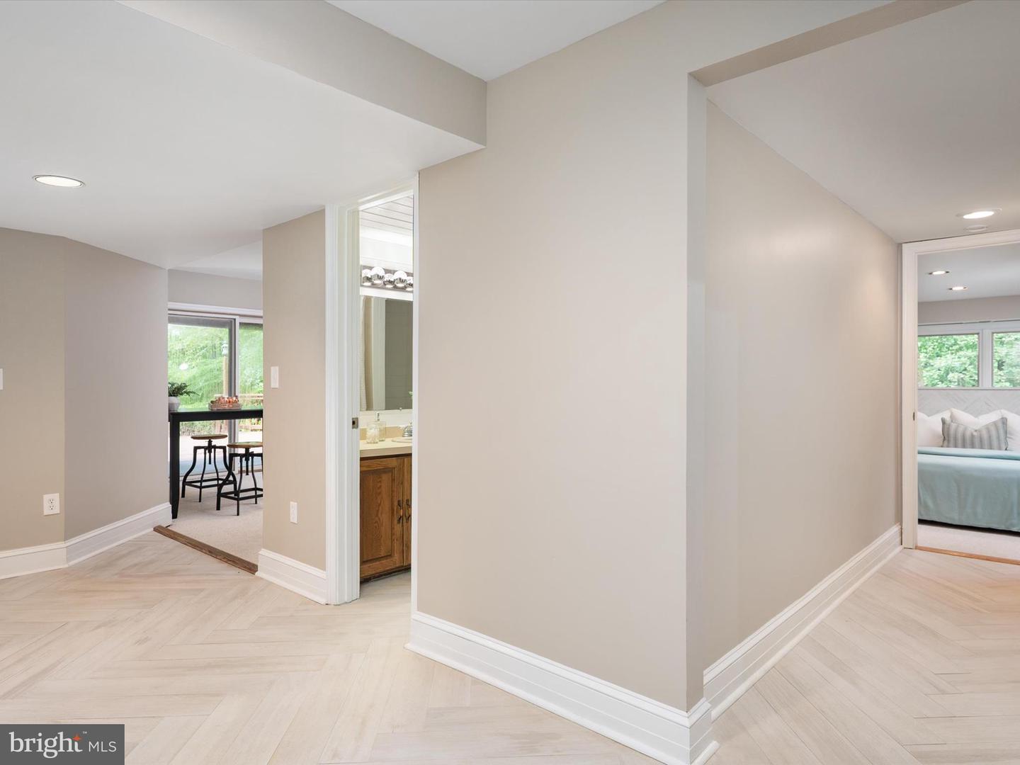 Annapolis, Maryland, 21401, United States, 5 Bedrooms Bedrooms, ,5 BathroomsBathrooms,Residential,For Sale,1895873