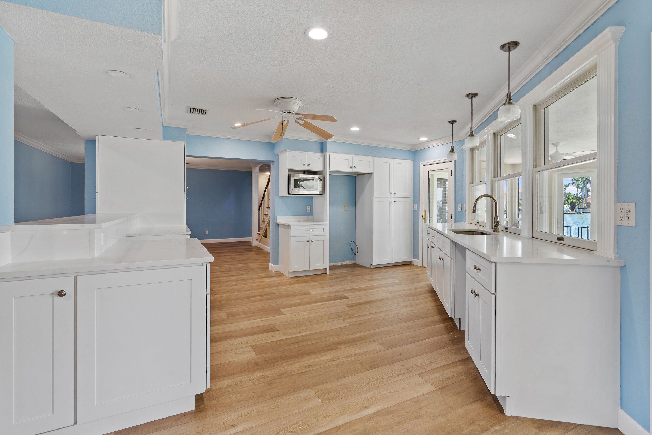 Seminole, Florida, 33772, United States, 3 Bedrooms Bedrooms, ,3 BathroomsBathrooms,Residential,For Sale,1900666