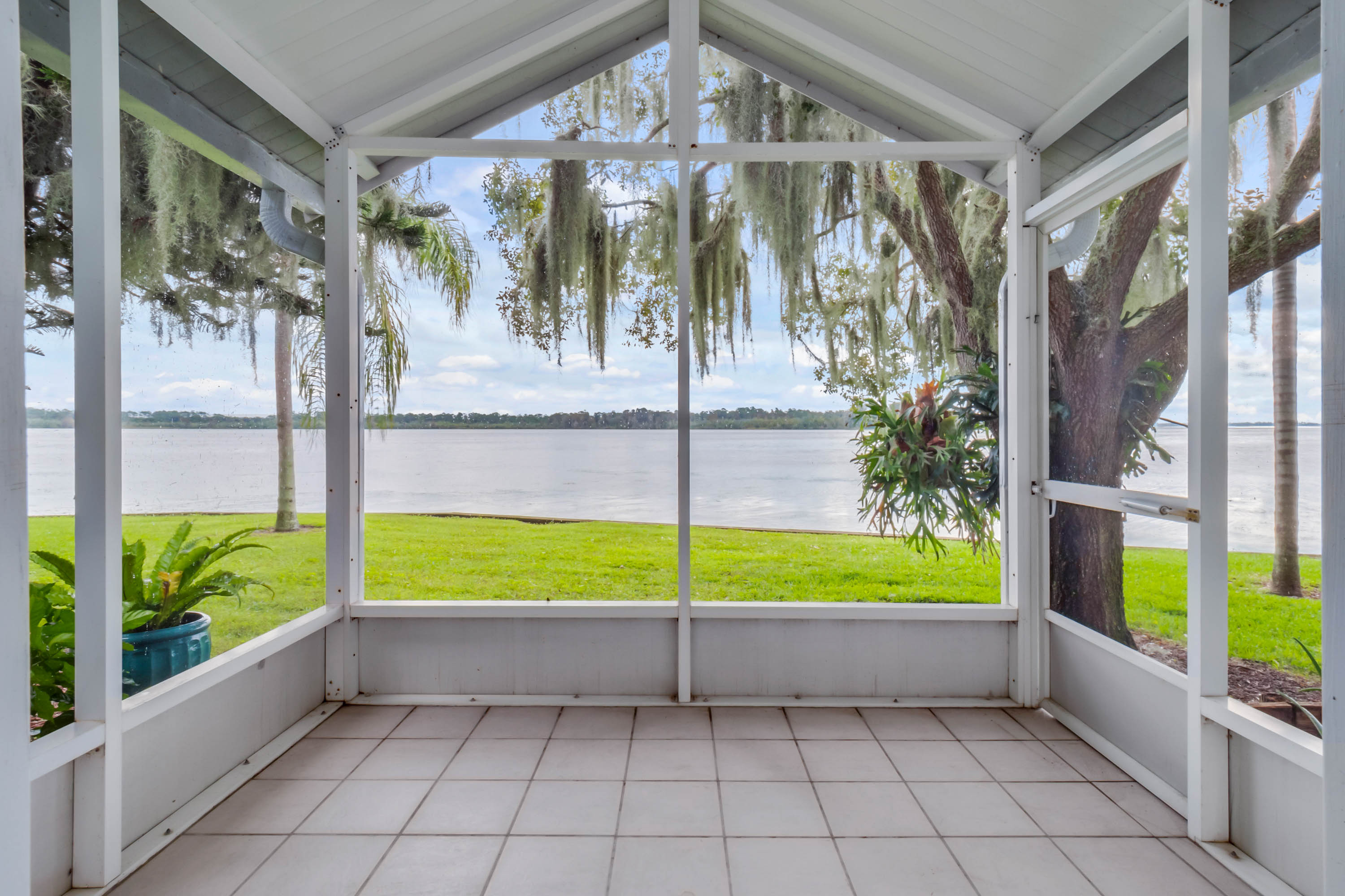 LAKE WALES, Florida, 33898, United States, 6 Bedrooms Bedrooms, ,5 BathroomsBathrooms,Residential,For Sale,1974565