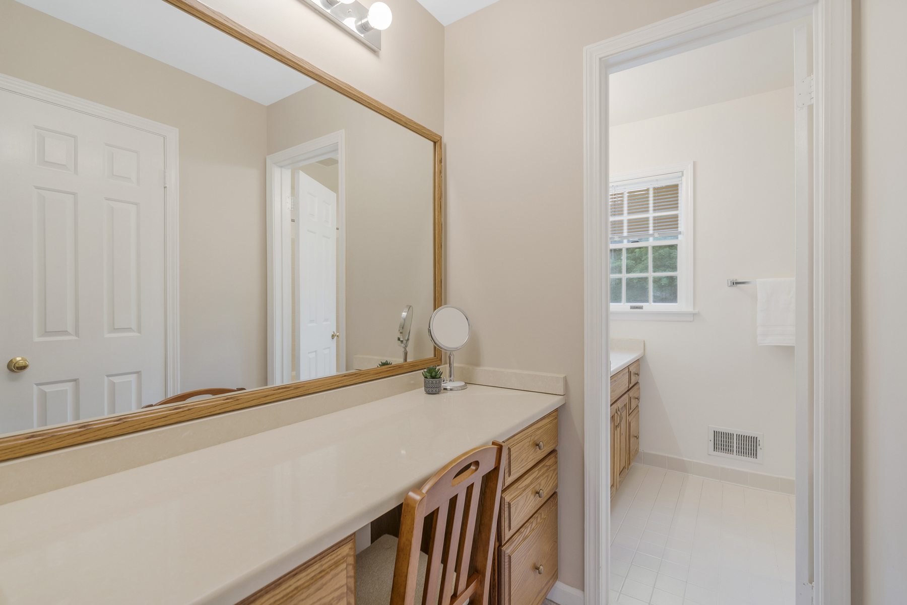  ?Spring Ridge? Well Maintained and Updated Half Duplex - 物件實景
