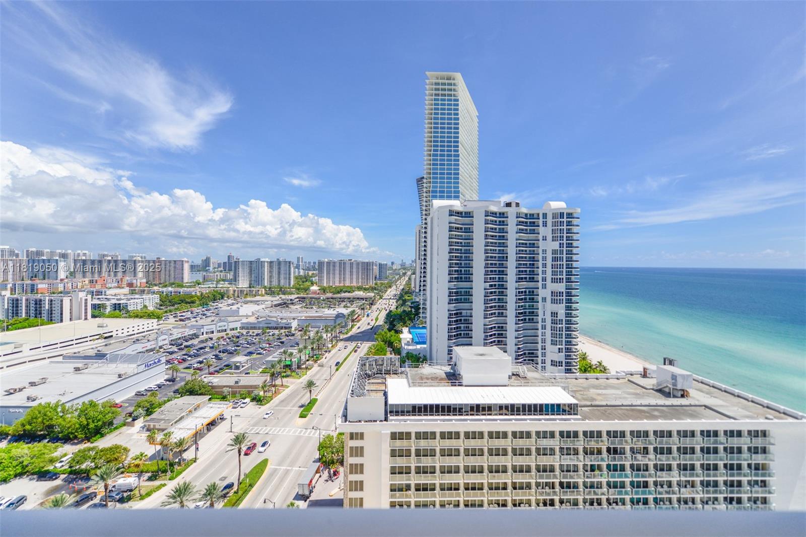 Sunny Isles Beach, Florida, 33160, United States, 2 Bedrooms Bedrooms, ,2 BathroomsBathrooms,Residential,For Sale,1991948