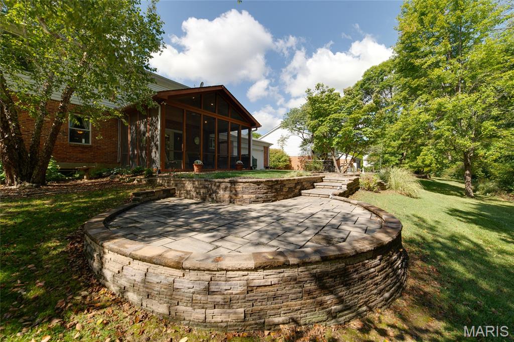 Chesterfield, Missouri, 63017, United States, 4 Bedrooms Bedrooms, ,3 BathroomsBathrooms,Residential,For Sale,1966337