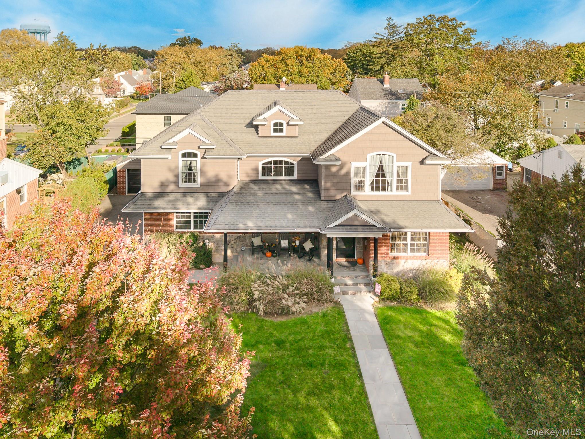 New Hyde Park, New York, 11040, United States, 4 Bedrooms Bedrooms, ,4 BathroomsBathrooms,Residential,For Sale,1976805