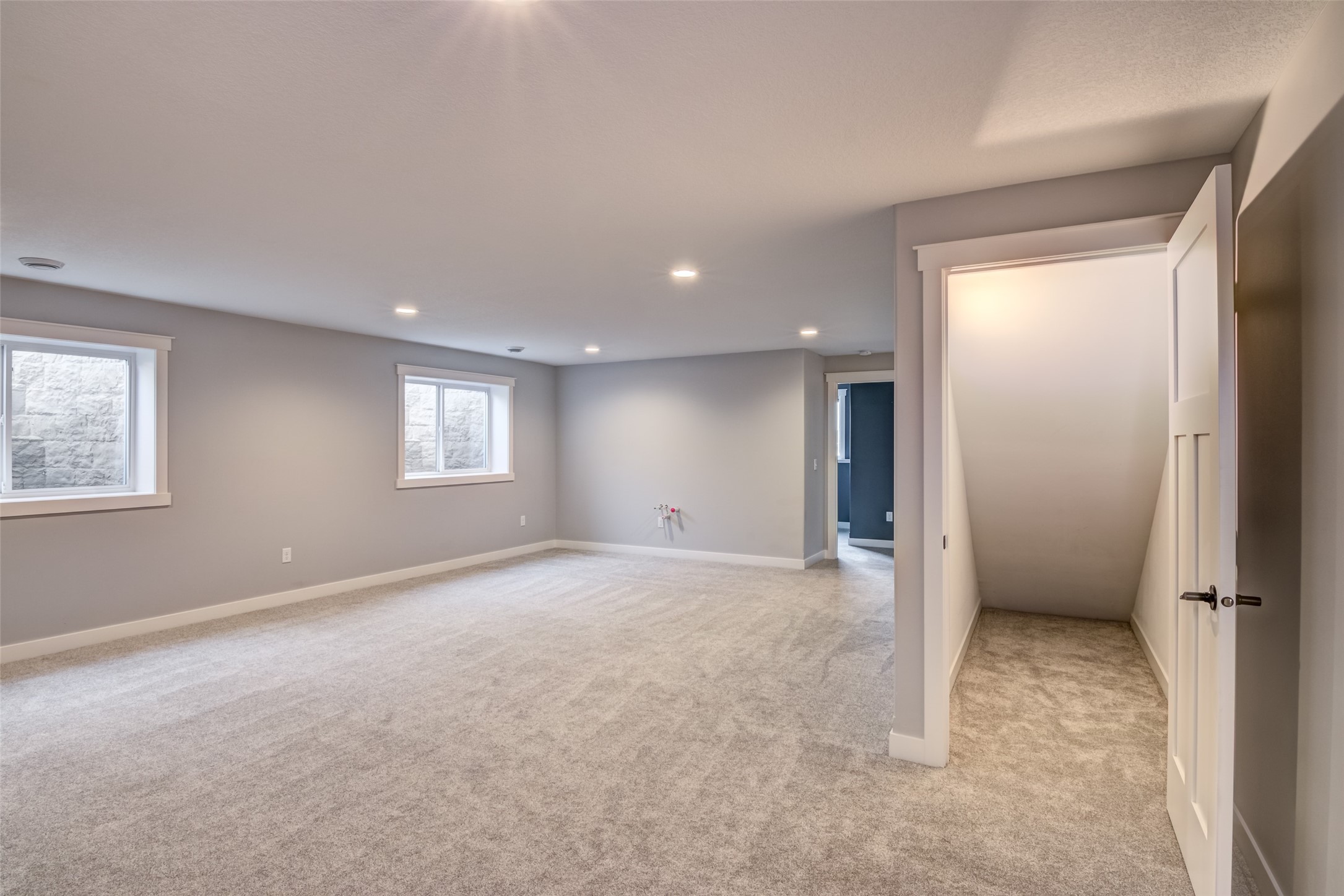 Eau Claire, Wisconsin, 54701, United States, 5 Bedrooms Bedrooms, ,3 BathroomsBathrooms,Residential,For Sale,2049294