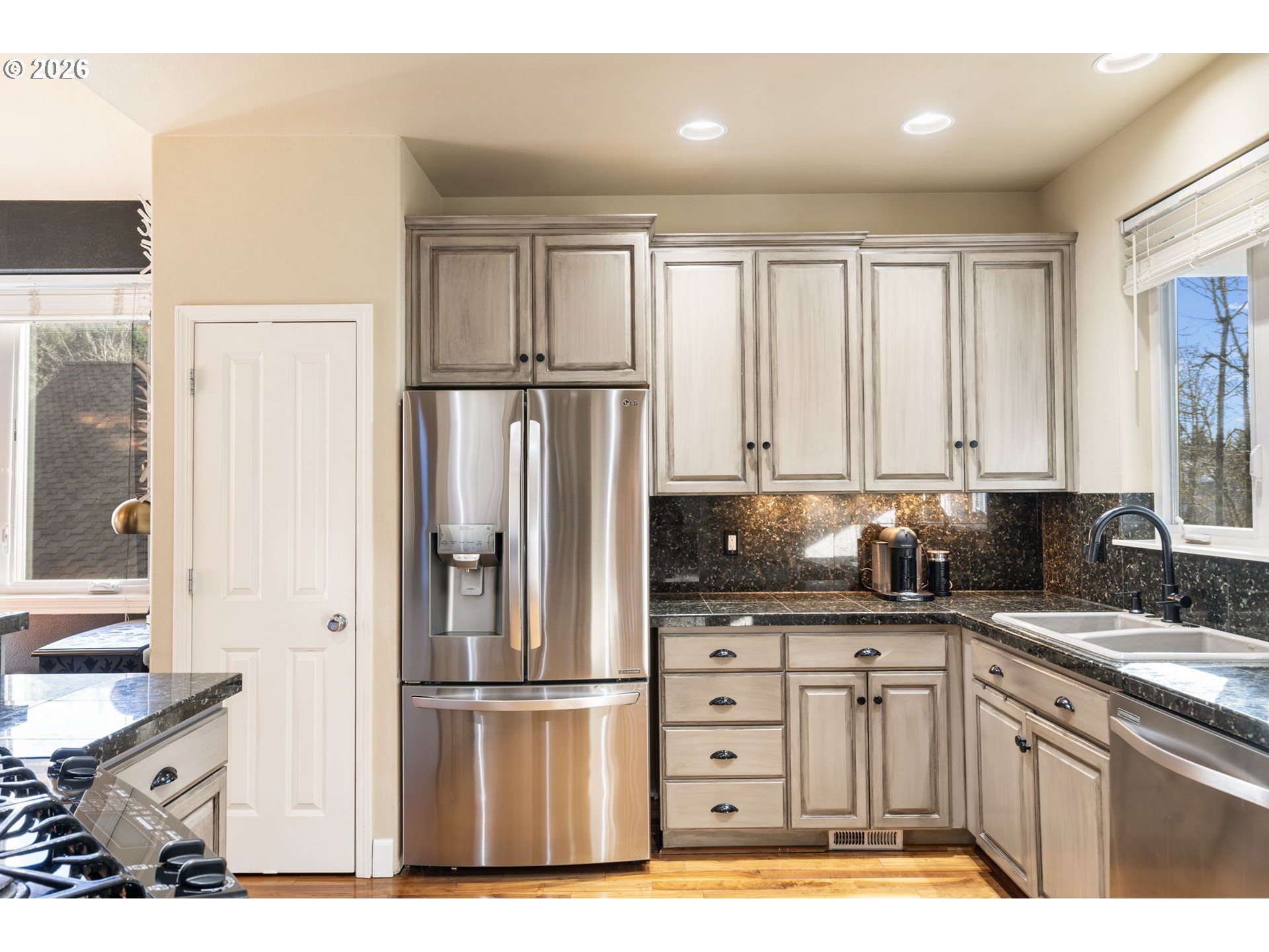 Portland, Oregon, 97229, United States, 2 Bedrooms Bedrooms, ,2 BathroomsBathrooms,Residential,For Sale,2016039