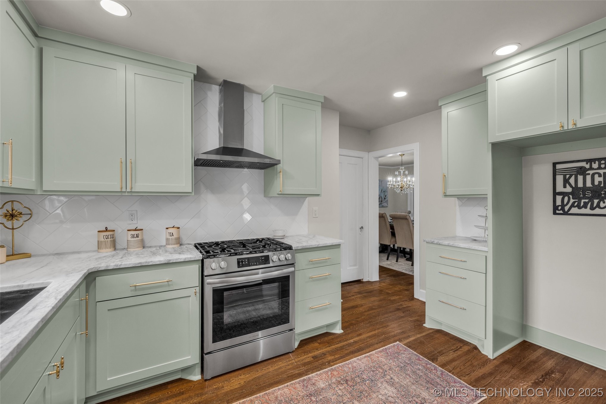 Tulsa, Oklahoma, 74104, United States, 3 Bedrooms Bedrooms, ,3 BathroomsBathrooms,Residential,For Sale,1890482
