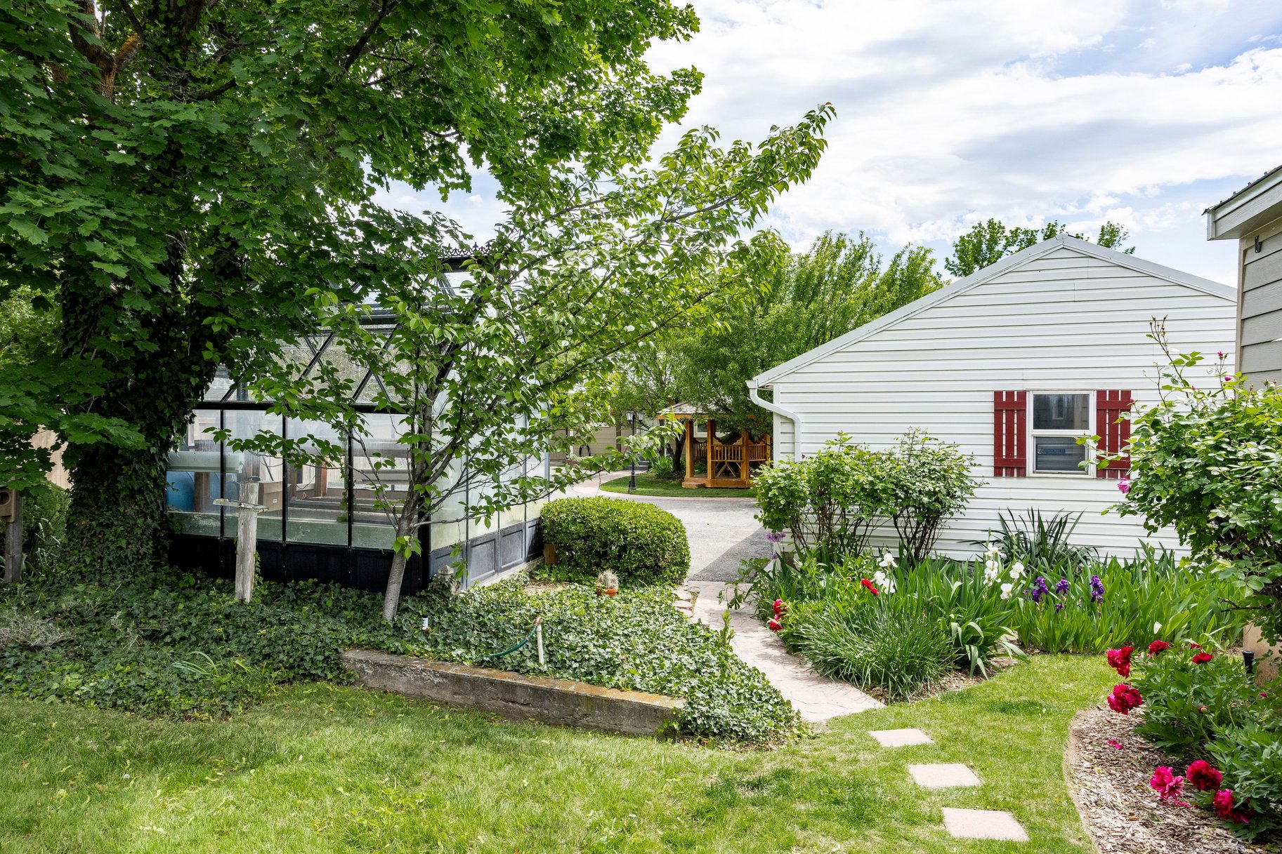  Multifamily Homestead in the Heart of Holladay - 物件實景