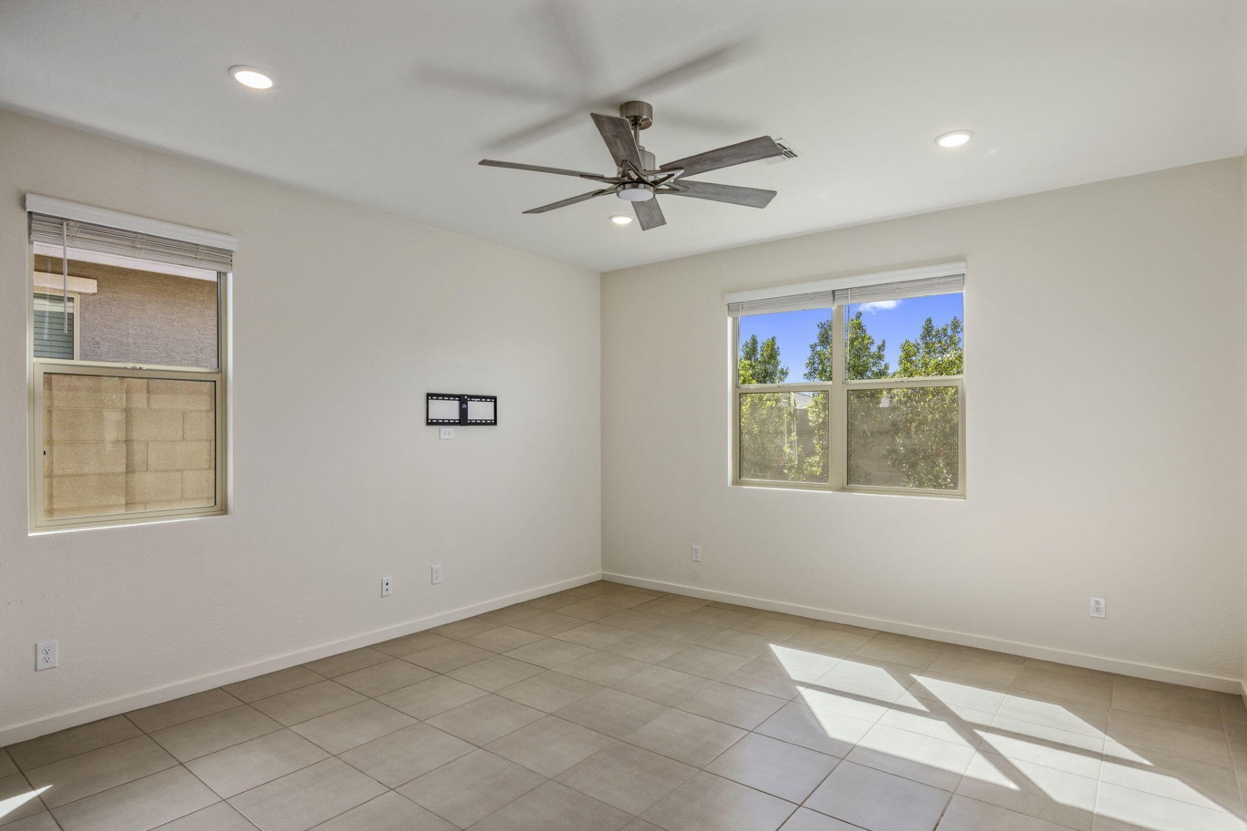  16023 W El Cortez Place¦Surprise, AZ - 物件實景
