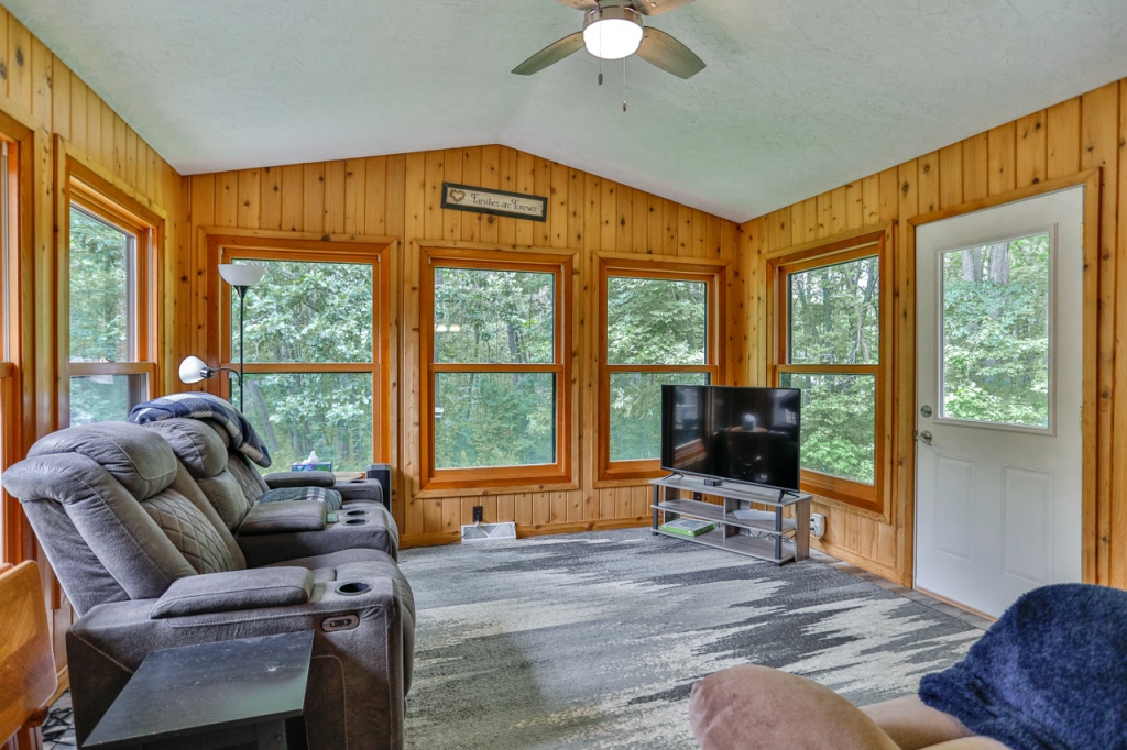 Wausau, Wisconsin, 54401, United States, 3 Bedrooms Bedrooms, ,3 BathroomsBathrooms,Residential,For Sale,1874102