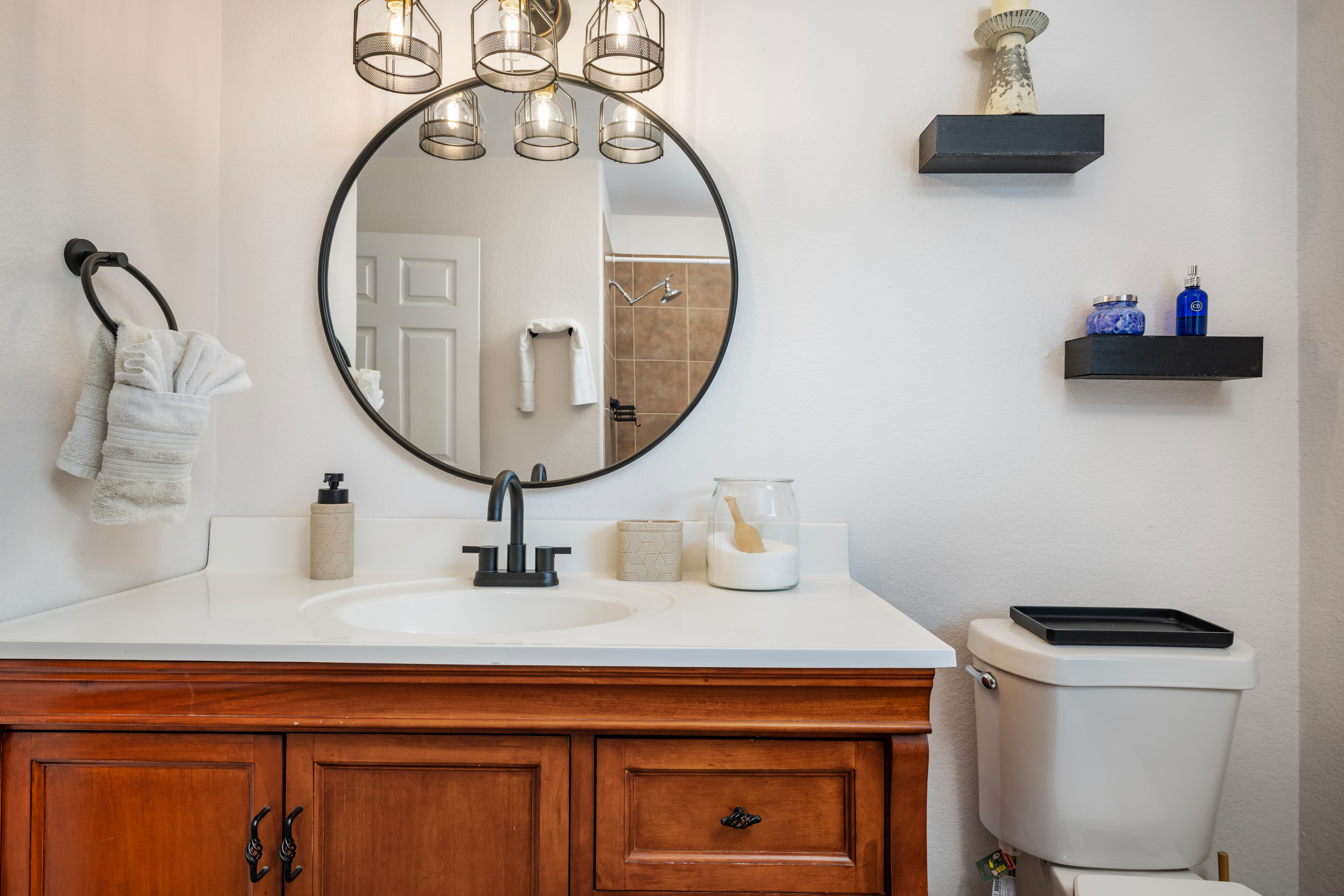  Updated Hill Country Gem with Community Parks and River Access - 物件實景