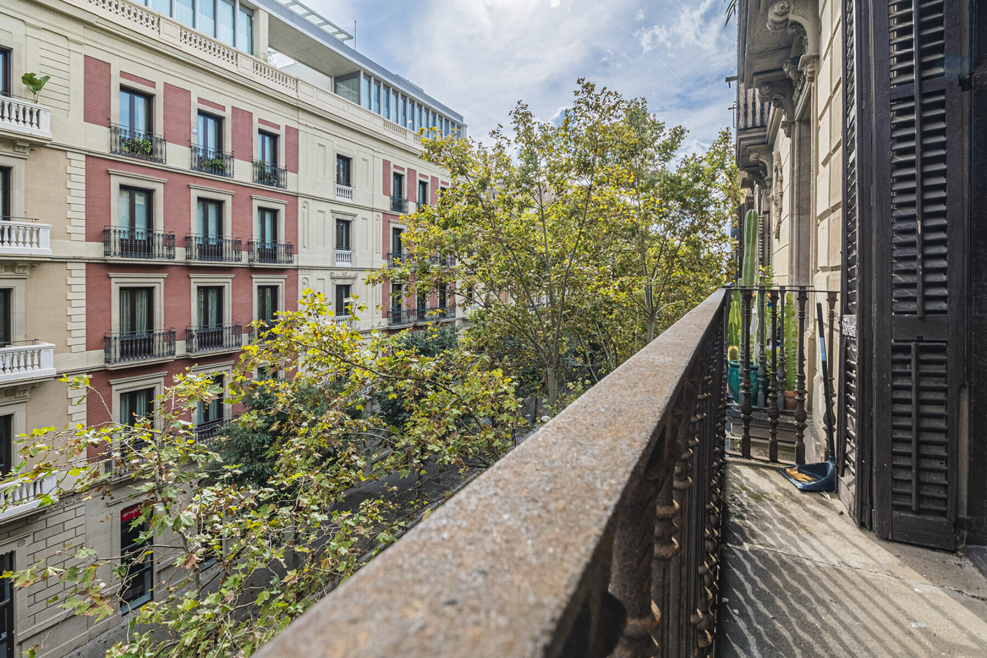 Historical apartment to renovate on prime location in Eixample - 物件實景