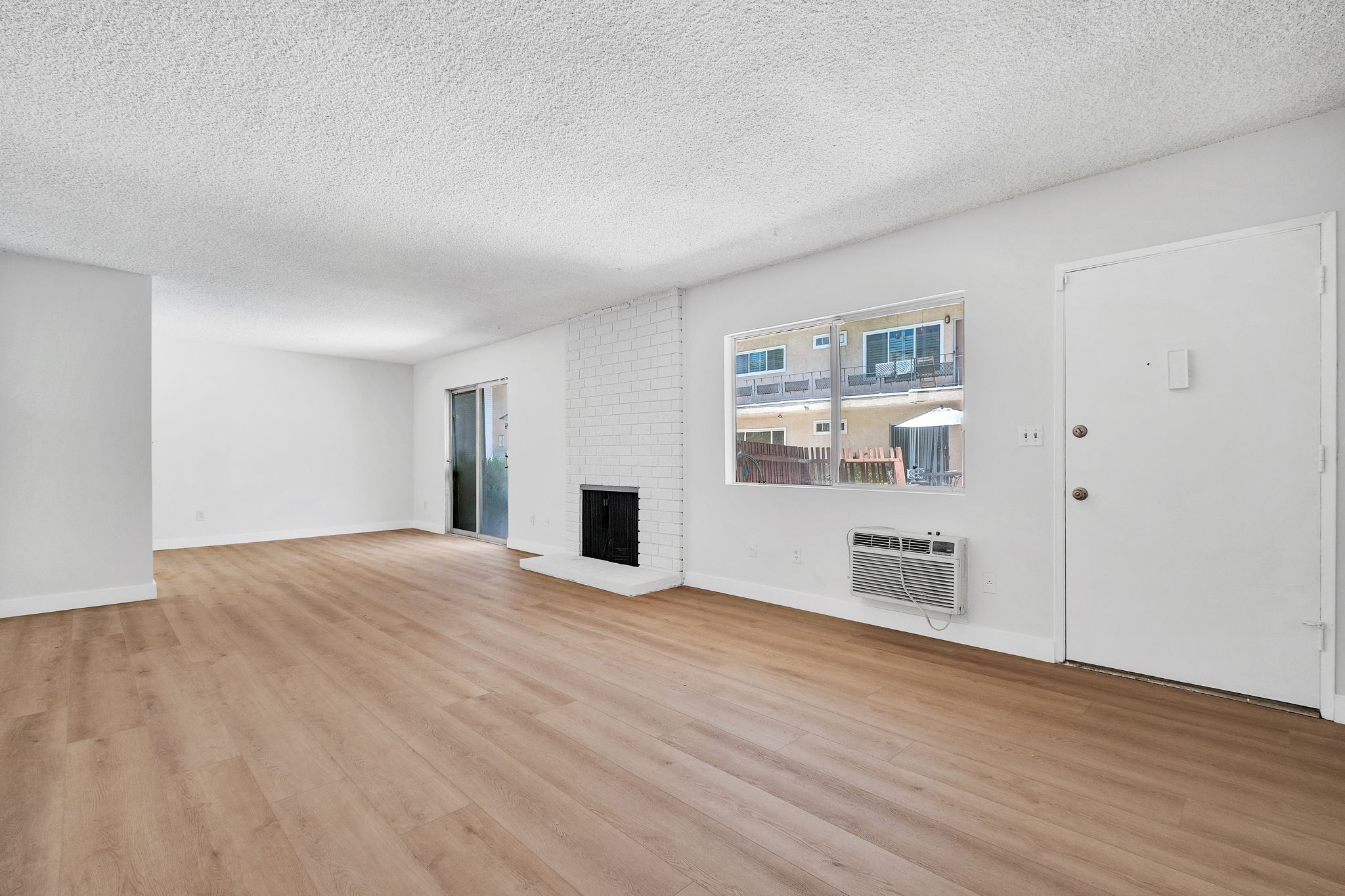  5232 Corteen Place Unit 10, Los Angeles, CA 91607 - 物件實景
