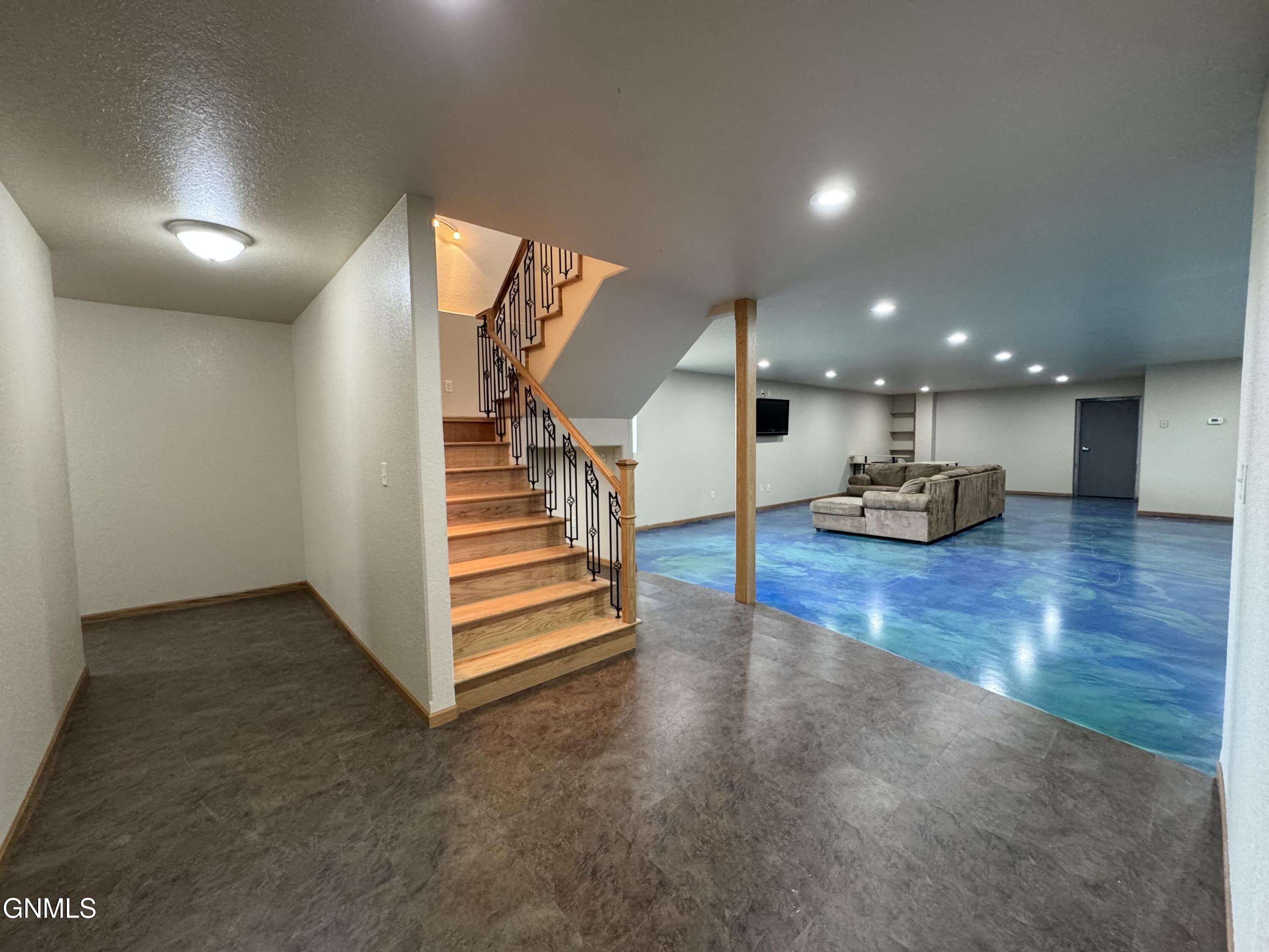 New Salem, North Dakota, 58563, United States, 7 Bedrooms Bedrooms, ,1 BathroomBathrooms,Residential,For Sale,1904775