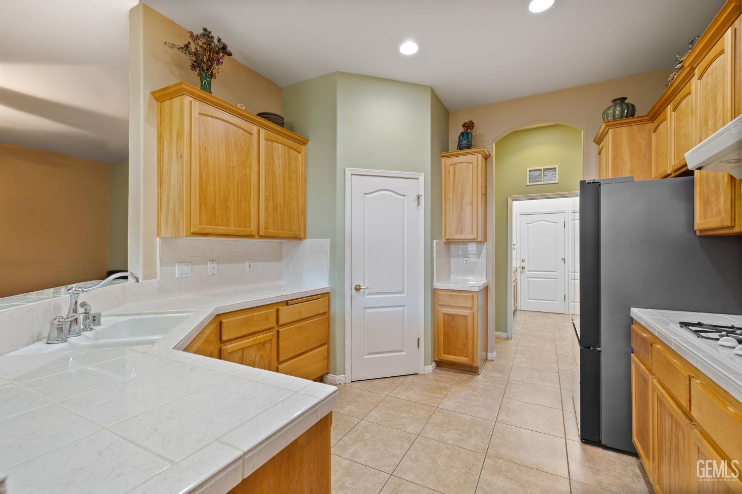 Bakersfield, California, 93312, United States, 4 Bedrooms Bedrooms, ,3 BathroomsBathrooms,Residential,For Sale,1992986