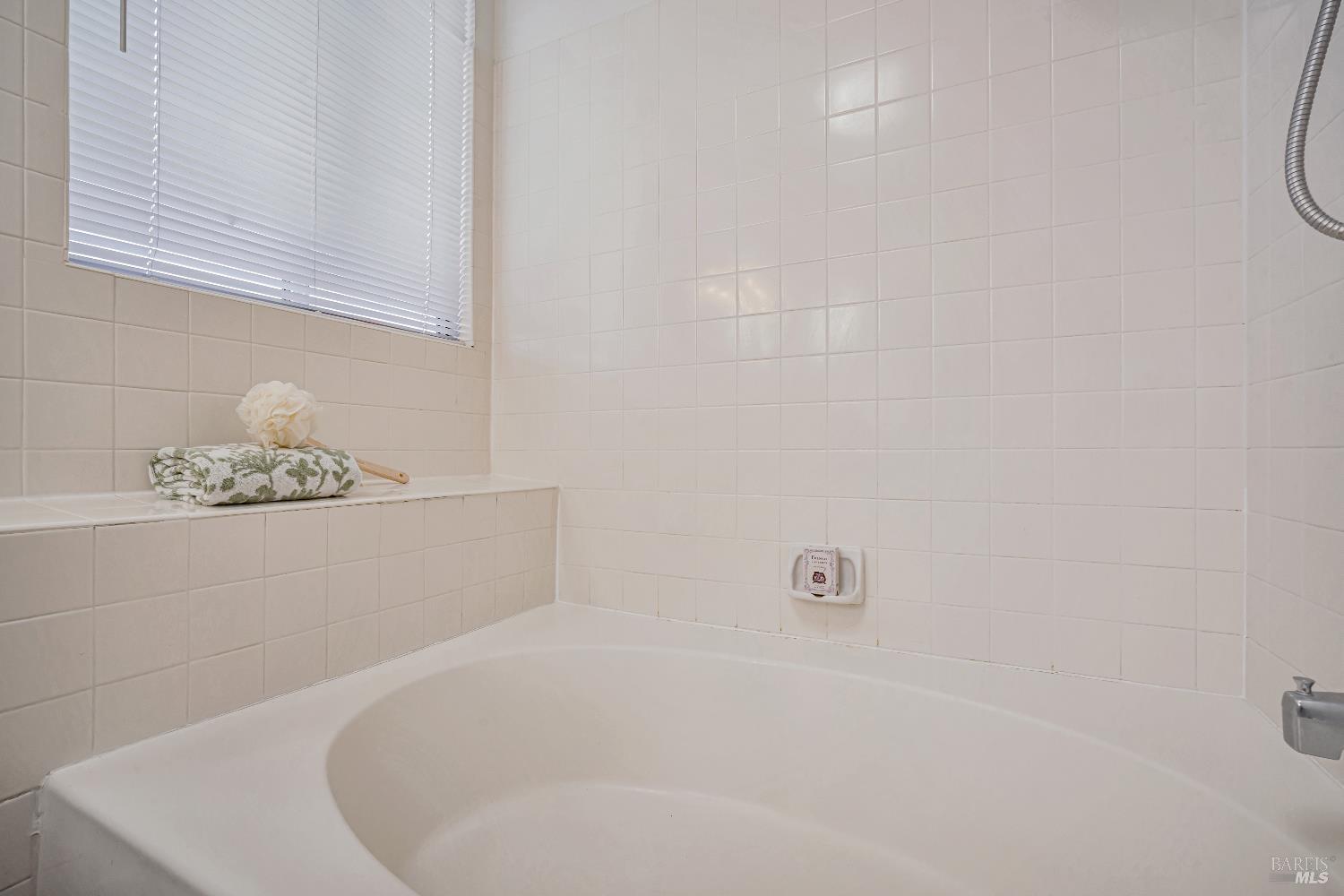 Windsor, California, 95492, United States, 3 Bedrooms Bedrooms, ,3 BathroomsBathrooms,Residential,For Sale,1925439