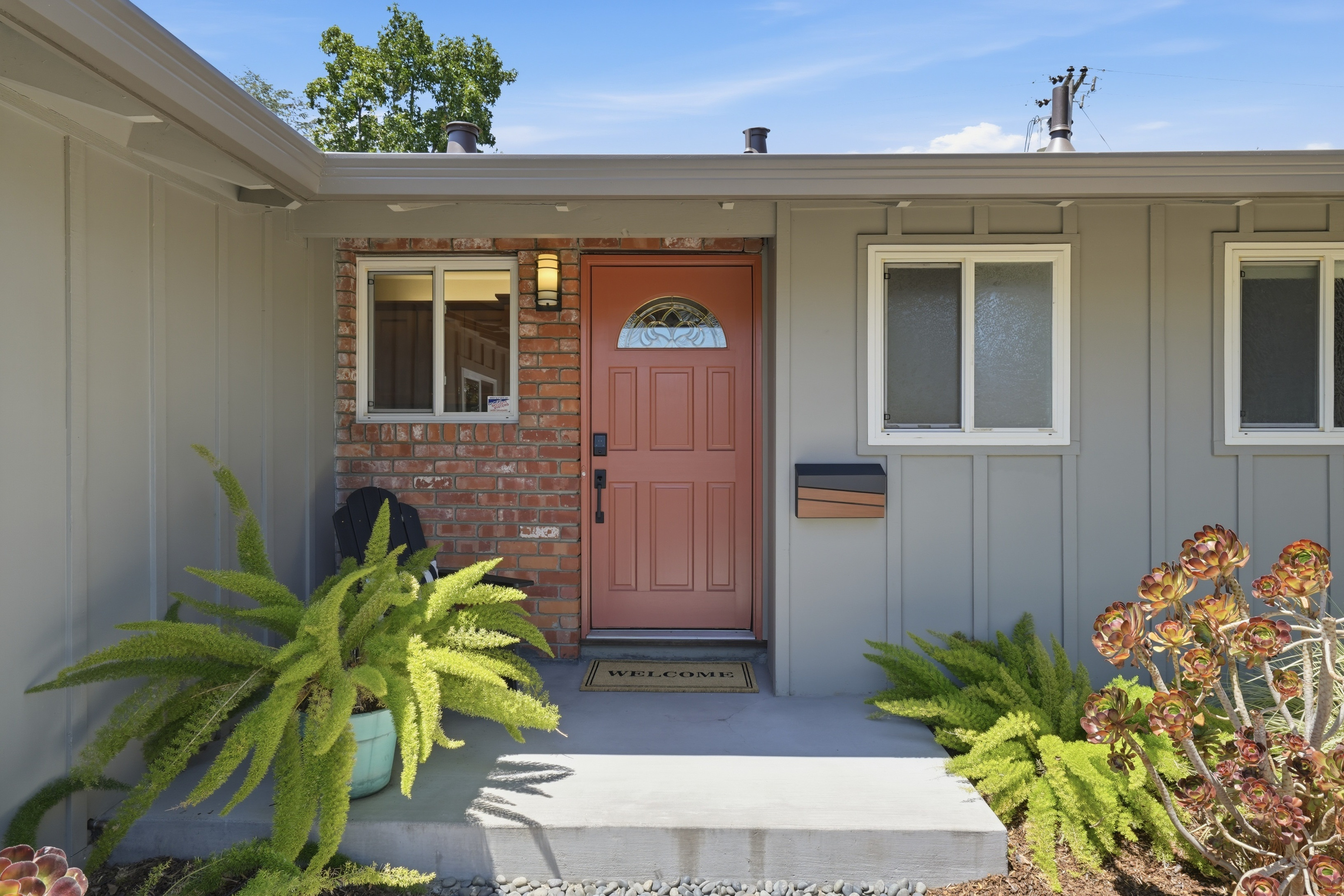  Private, Stylishly Updated Home in Prime Cambrian Location - 物件實景
