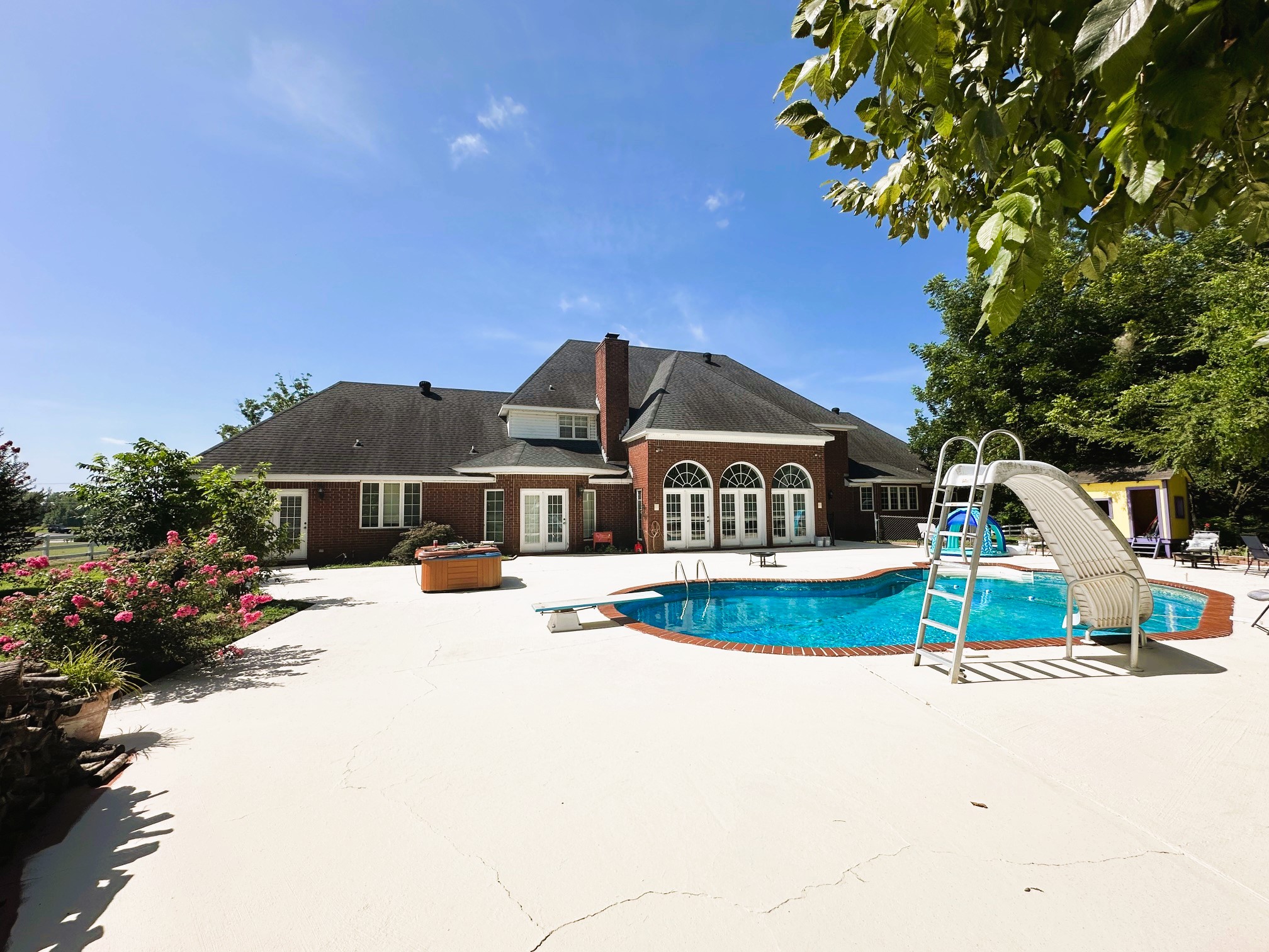 Clarksville, Arkansas, 72830, United States, 5 Bedrooms Bedrooms, ,4 BathroomsBathrooms,Residential,For Sale,1942523