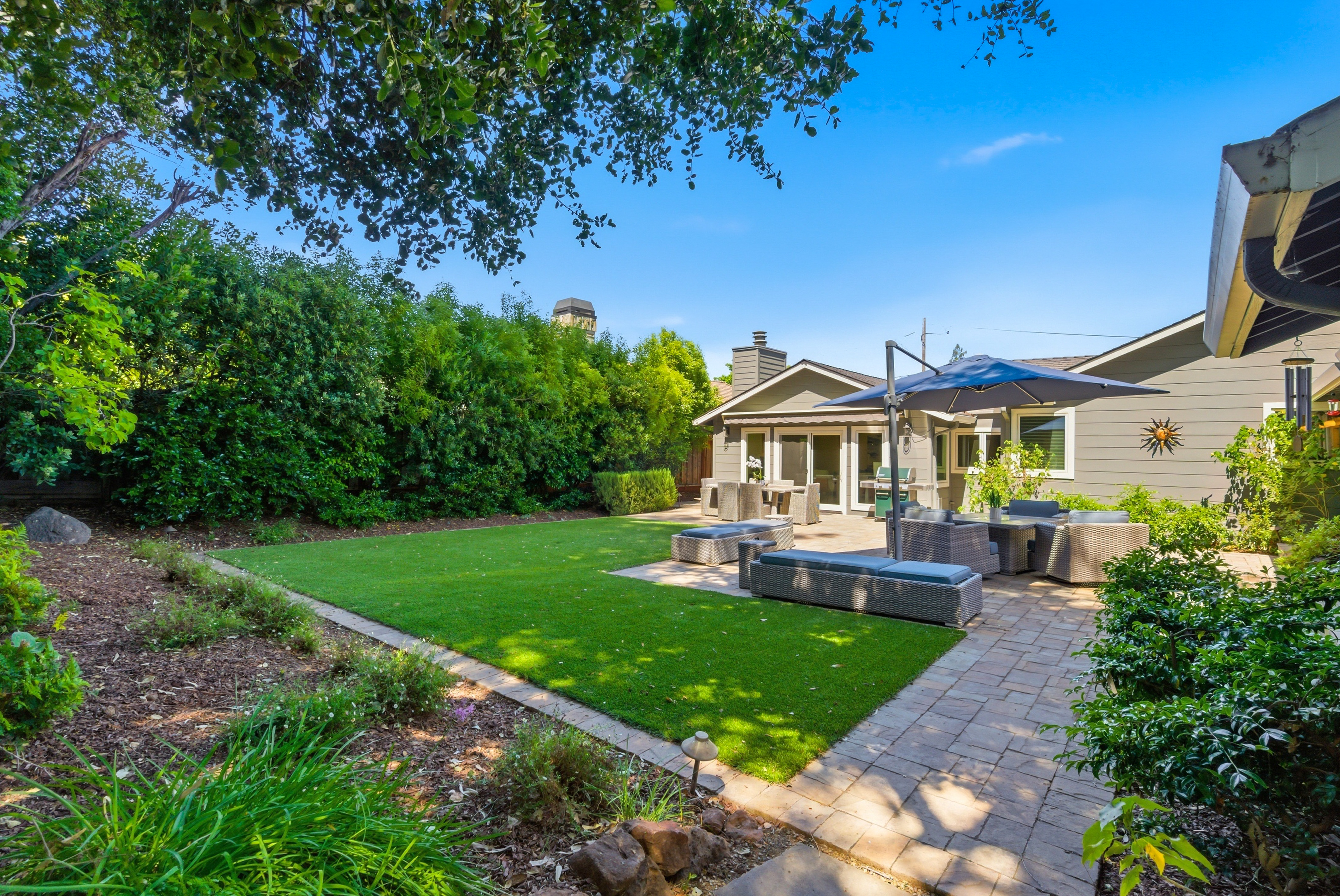  Elegant Single-Story Living on a Premier Corner Lot in Monte Sereno - 物件實景