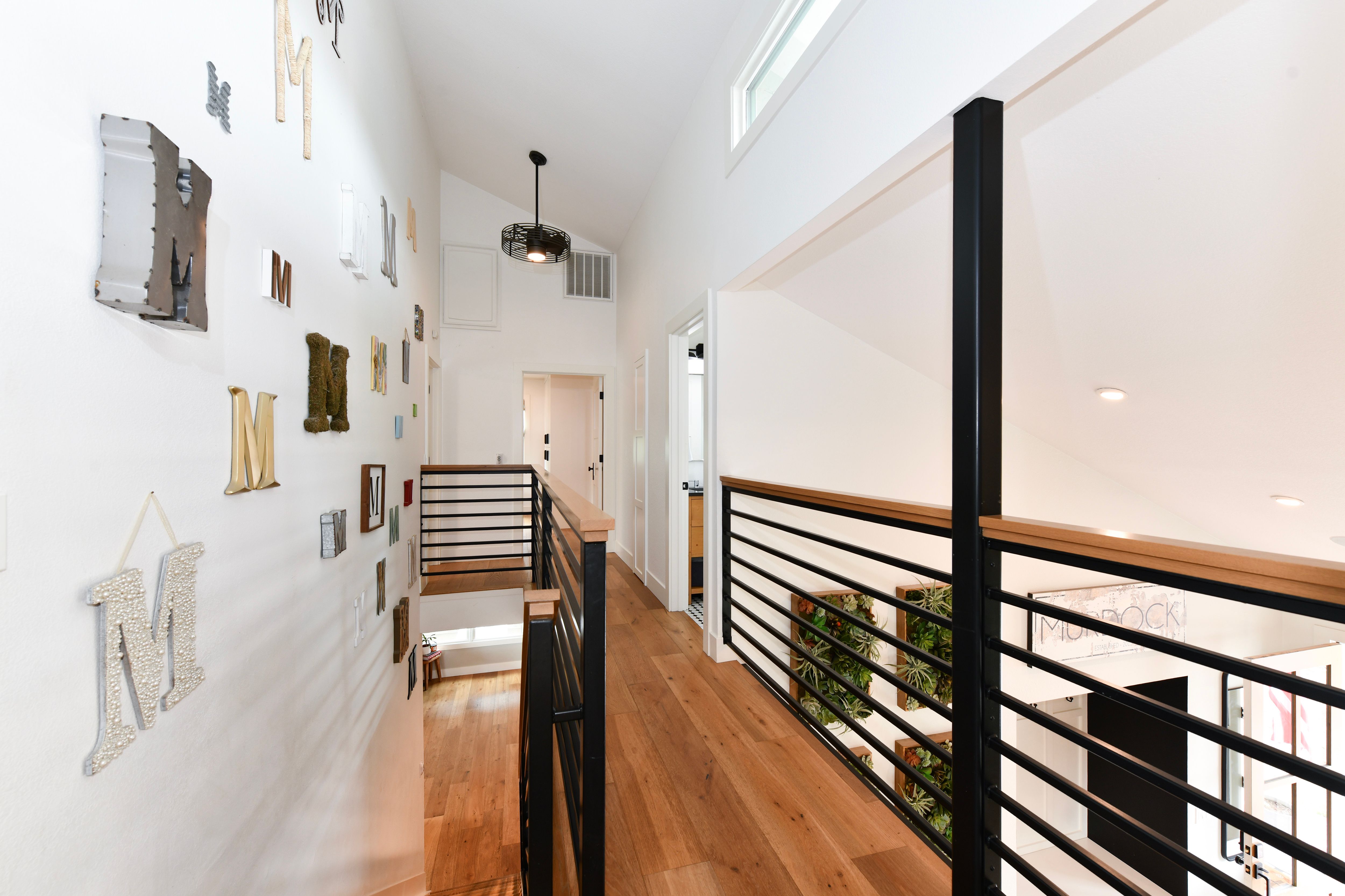  Modern Farm-Style Browns Valley Home - 物件實景