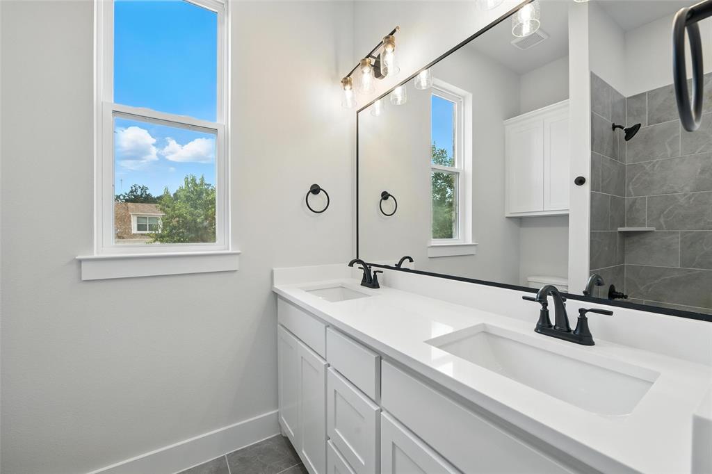 Weatherford, Texas, 76088, United States, 4 Bedrooms Bedrooms, ,3 BathroomsBathrooms,Residential,For Sale,1939670