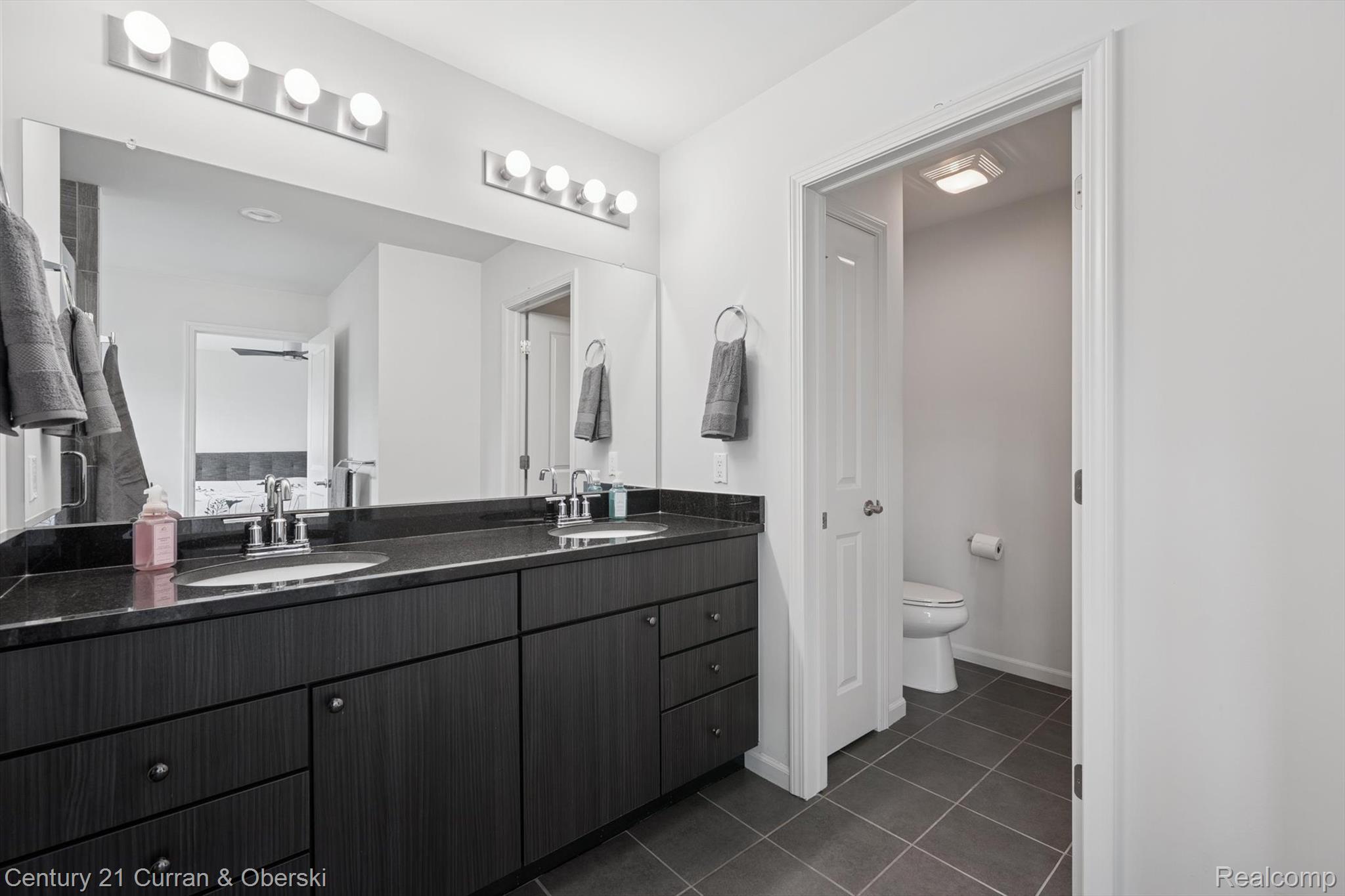 Ferndale, Michigan, 48220, United States, 3 Bedrooms Bedrooms, ,3 BathroomsBathrooms,Residential,For Sale,1984138