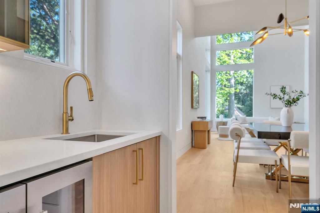 Tenafly, New Jersey, 07670, United States, 6 Bedrooms Bedrooms, ,6 BathroomsBathrooms,Residential,For Sale,1906714