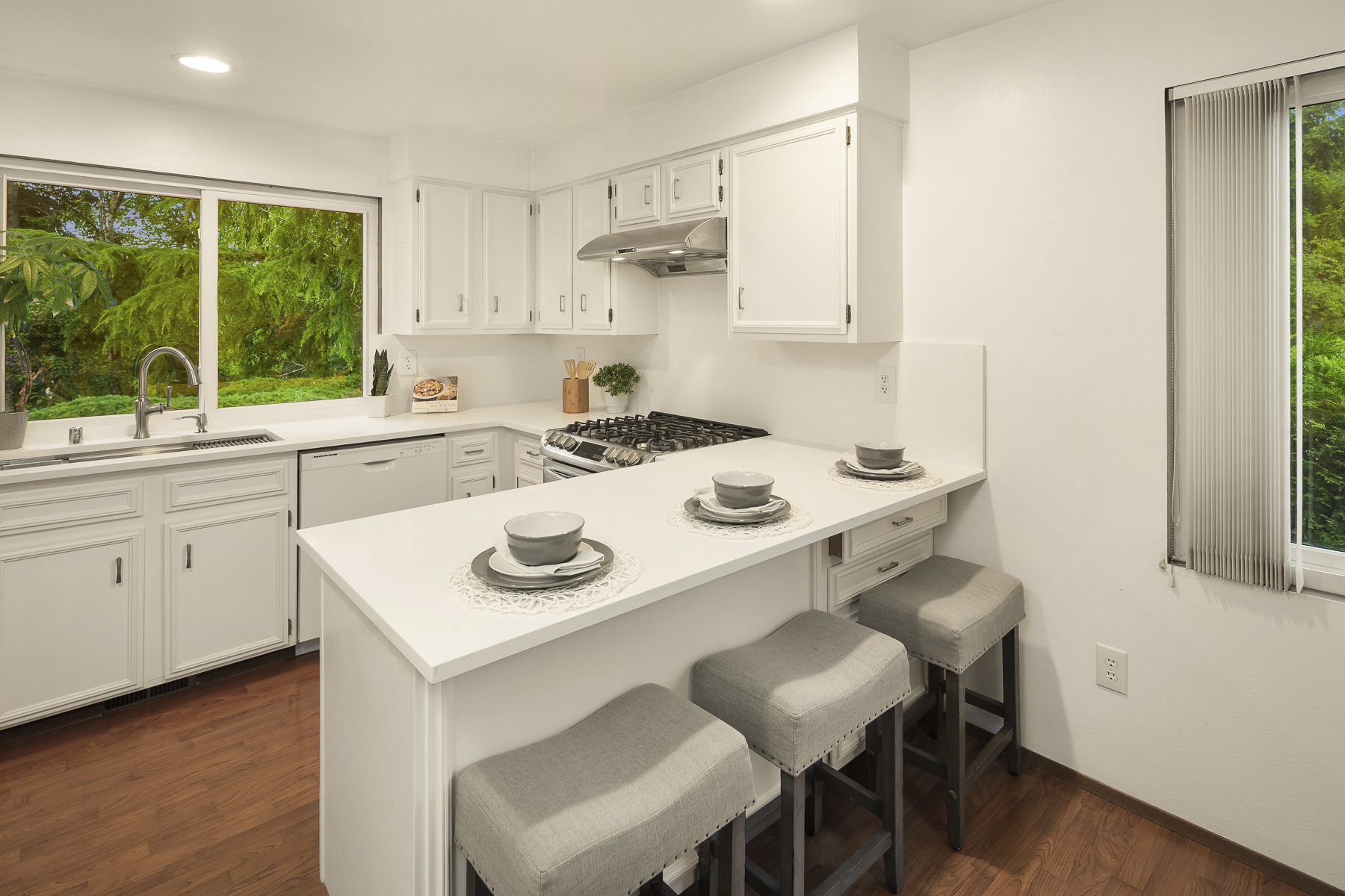  14130 SE 49th Place, Bellevue, WA 98006 - 物件實景