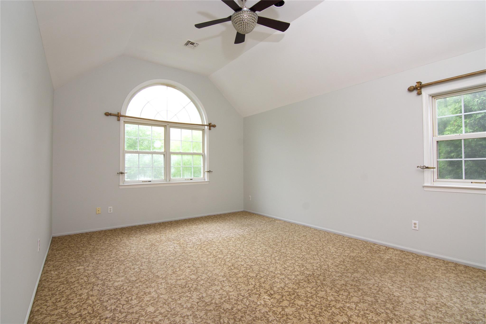 Smithtown, New York, 11787, United States, 4 Bedrooms Bedrooms, ,3 BathroomsBathrooms,Residential,For Sale,1728654