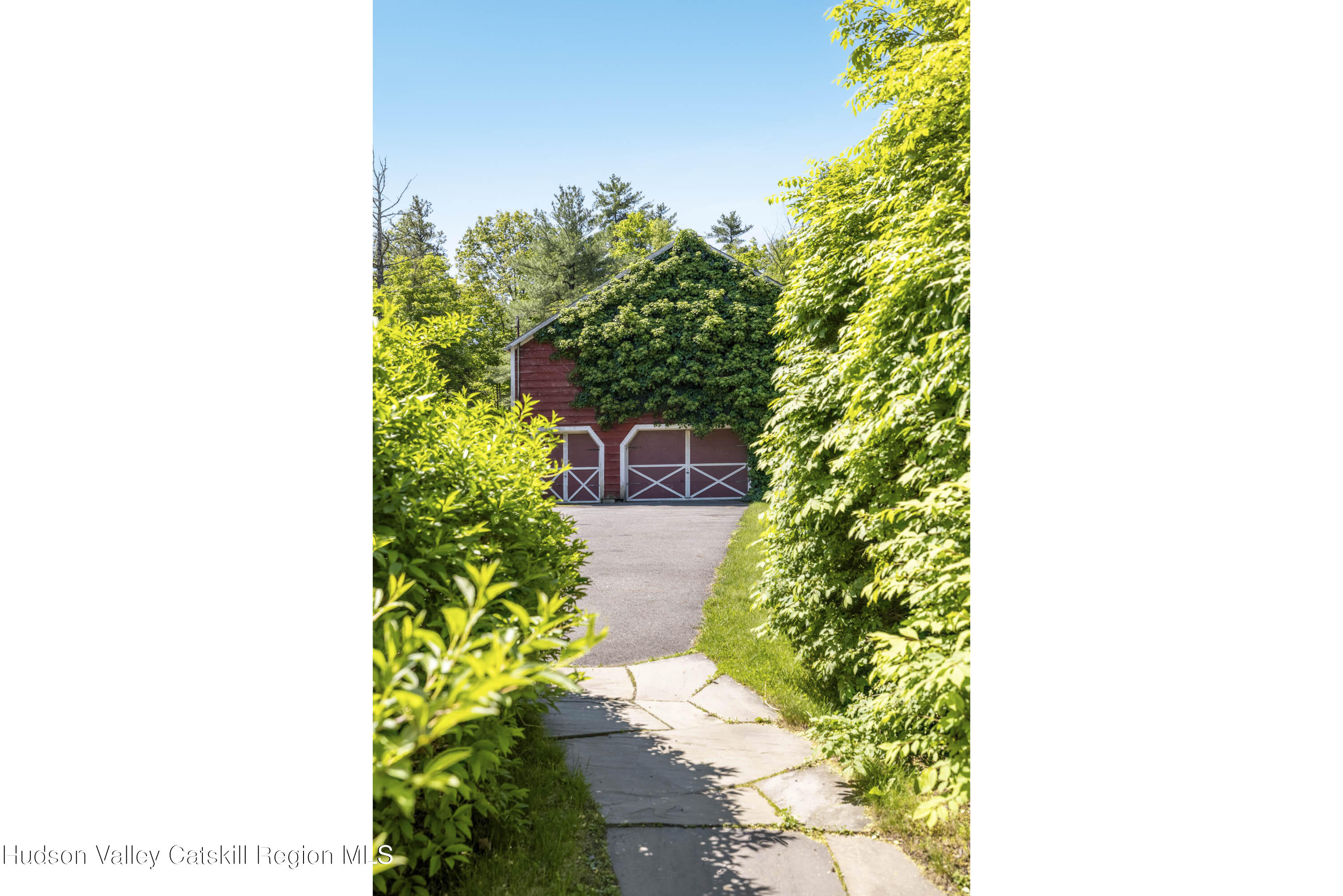 Saugerties, New York, 12477, United States, 2 Bedrooms Bedrooms, ,2 BathroomsBathrooms,Residential,For Sale,1827132