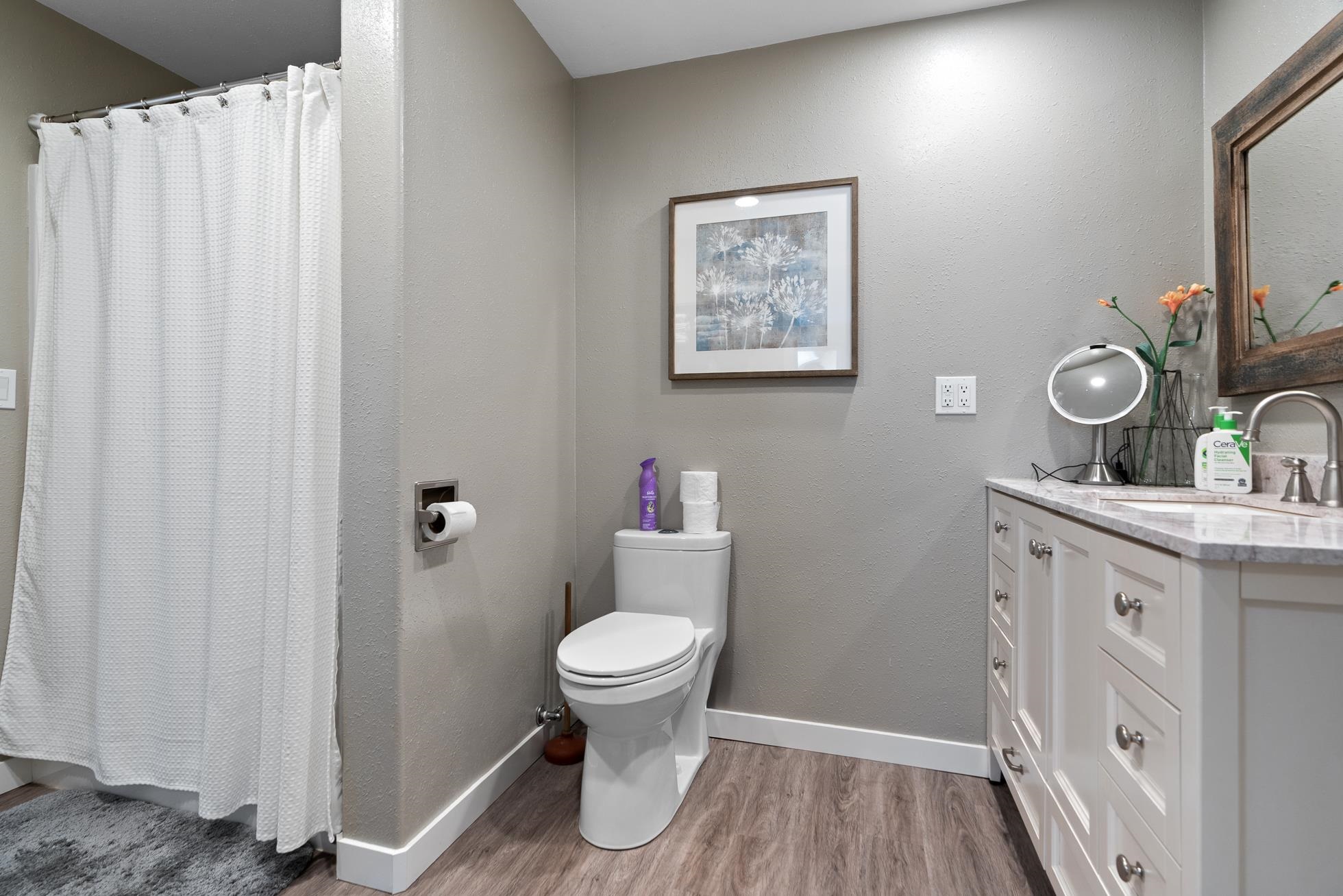Newport, Washington, 99156, United States, 2 Bedrooms Bedrooms, ,2 BathroomsBathrooms,Residential,For Sale,1937533