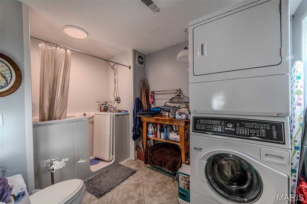 Lebanon, Missouri, 65536, United States, 3 Bedrooms Bedrooms, ,4 BathroomsBathrooms,Residential,For Sale,2017638