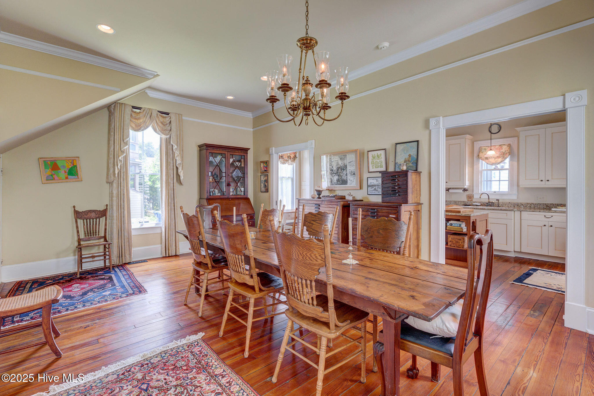Wilmington, North Carolina, 28401, United States, 4 Bedrooms Bedrooms, ,3 BathroomsBathrooms,Residential,For Sale,1874502