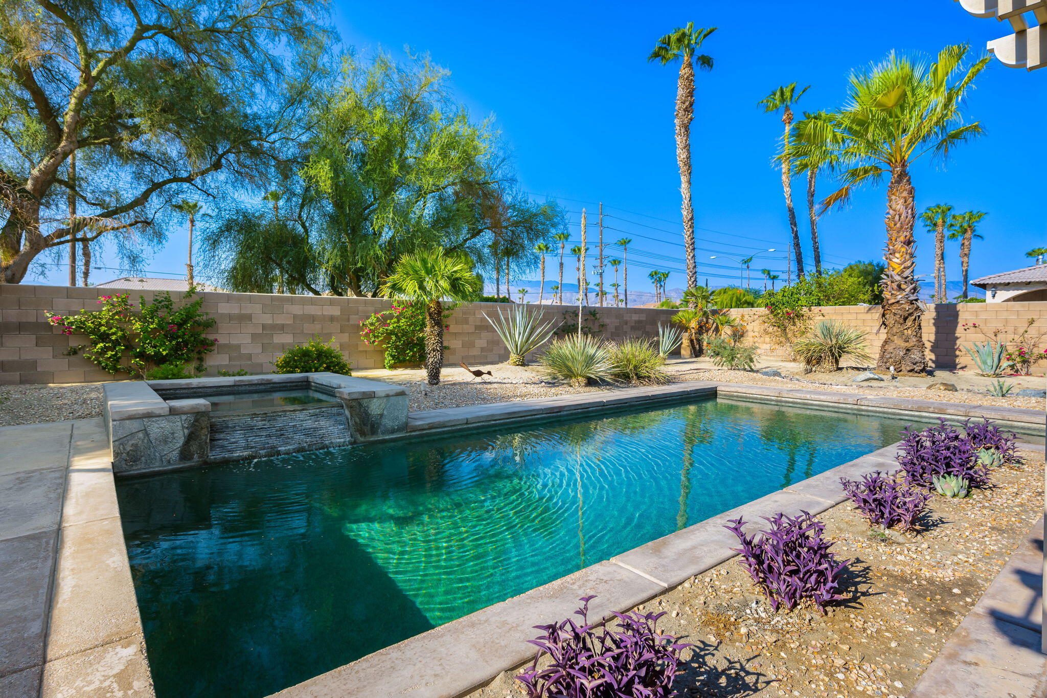 Indio, California, 92201, United States, 3 Bedrooms Bedrooms, ,2 BathroomsBathrooms,Residential,For Sale,1910889