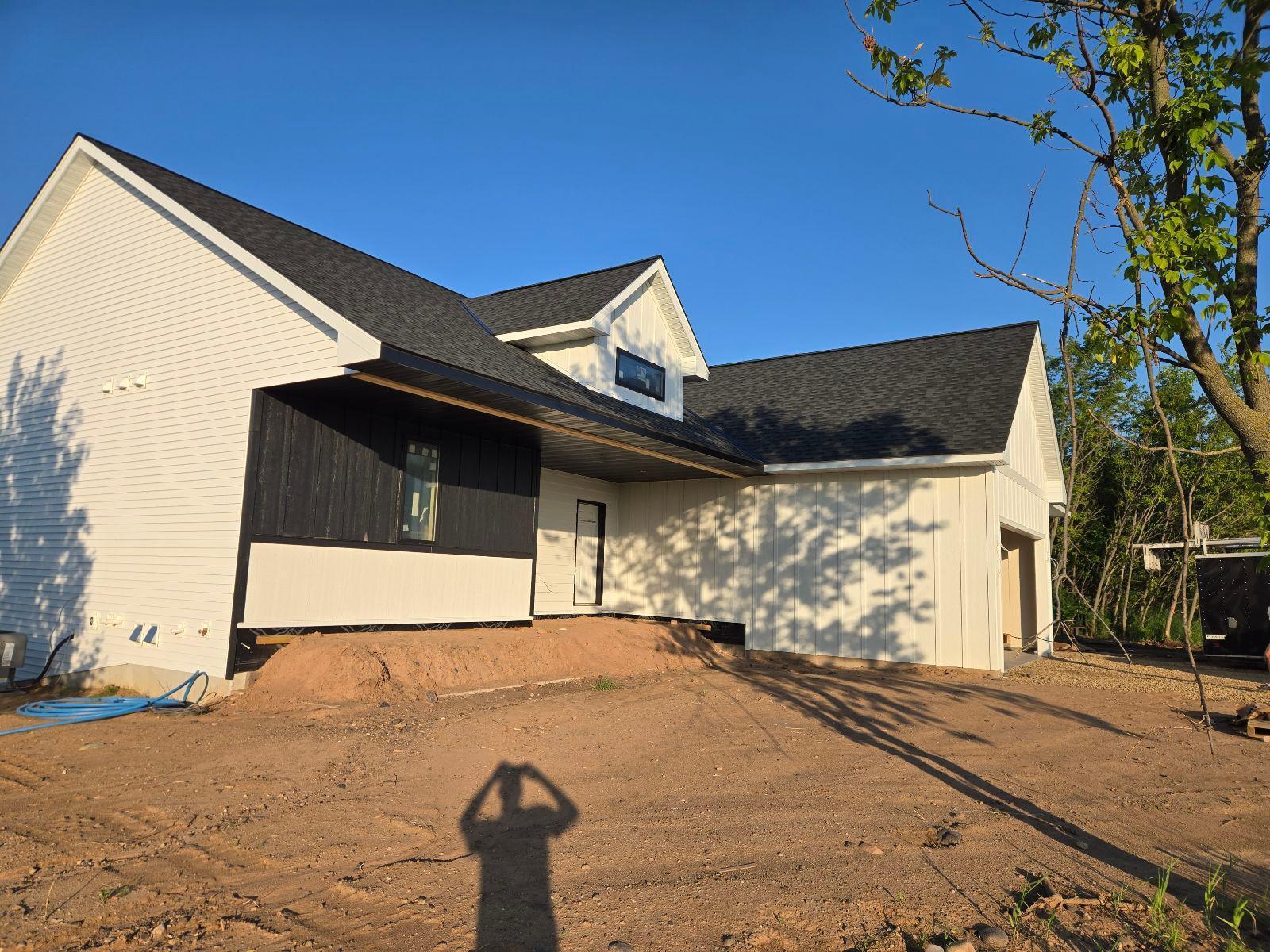 Shafer, Minnesota, 55074, United States, 4 Bedrooms Bedrooms, ,2 BathroomsBathrooms,Residential,For Sale,1826848