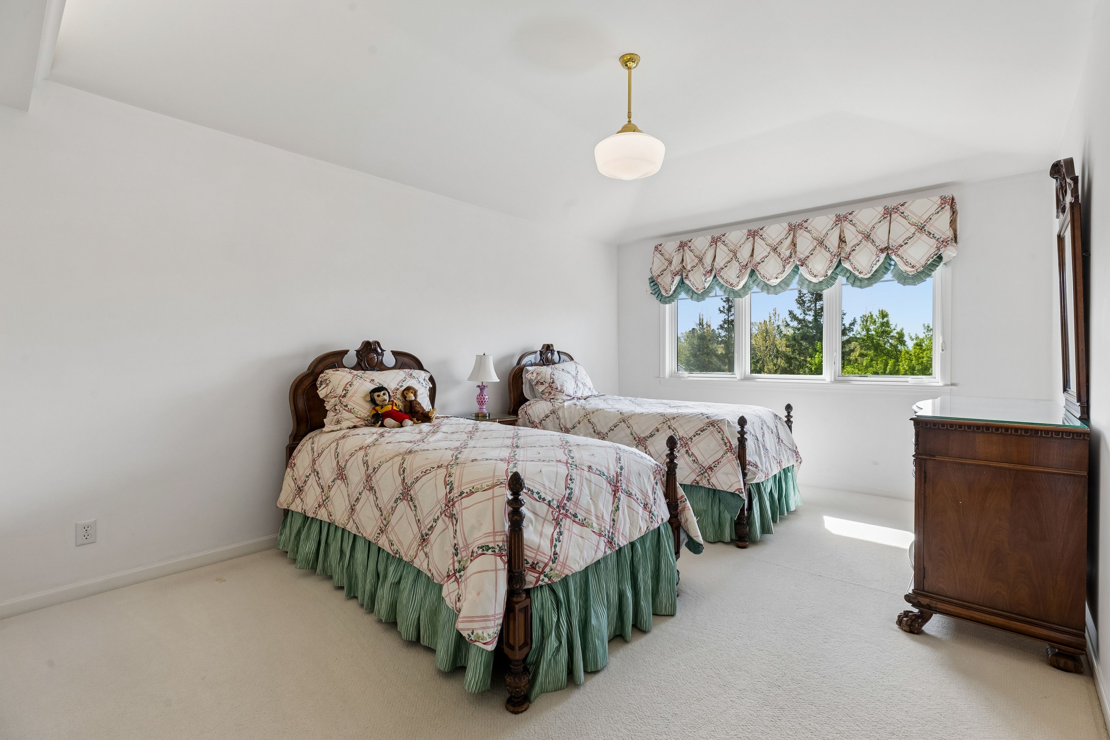  Graceful Executive Living in a Serene Edina Setting - 物件實景