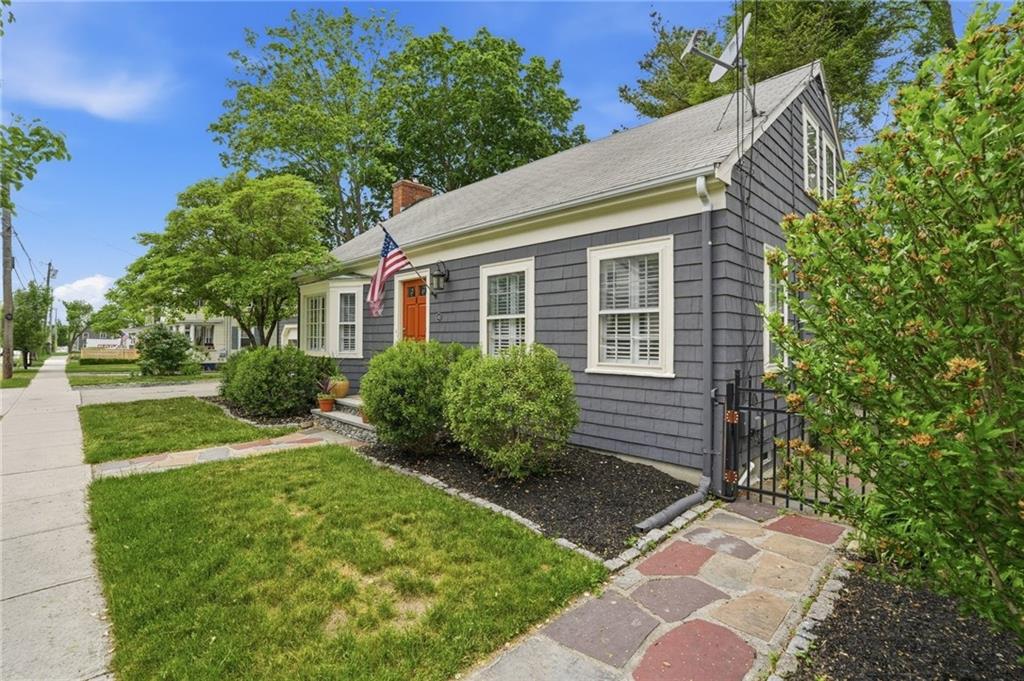 Warren, Rhode Island, 02885, United States, 2 Bedrooms Bedrooms, ,3 BathroomsBathrooms,Residential,For Sale,2048130