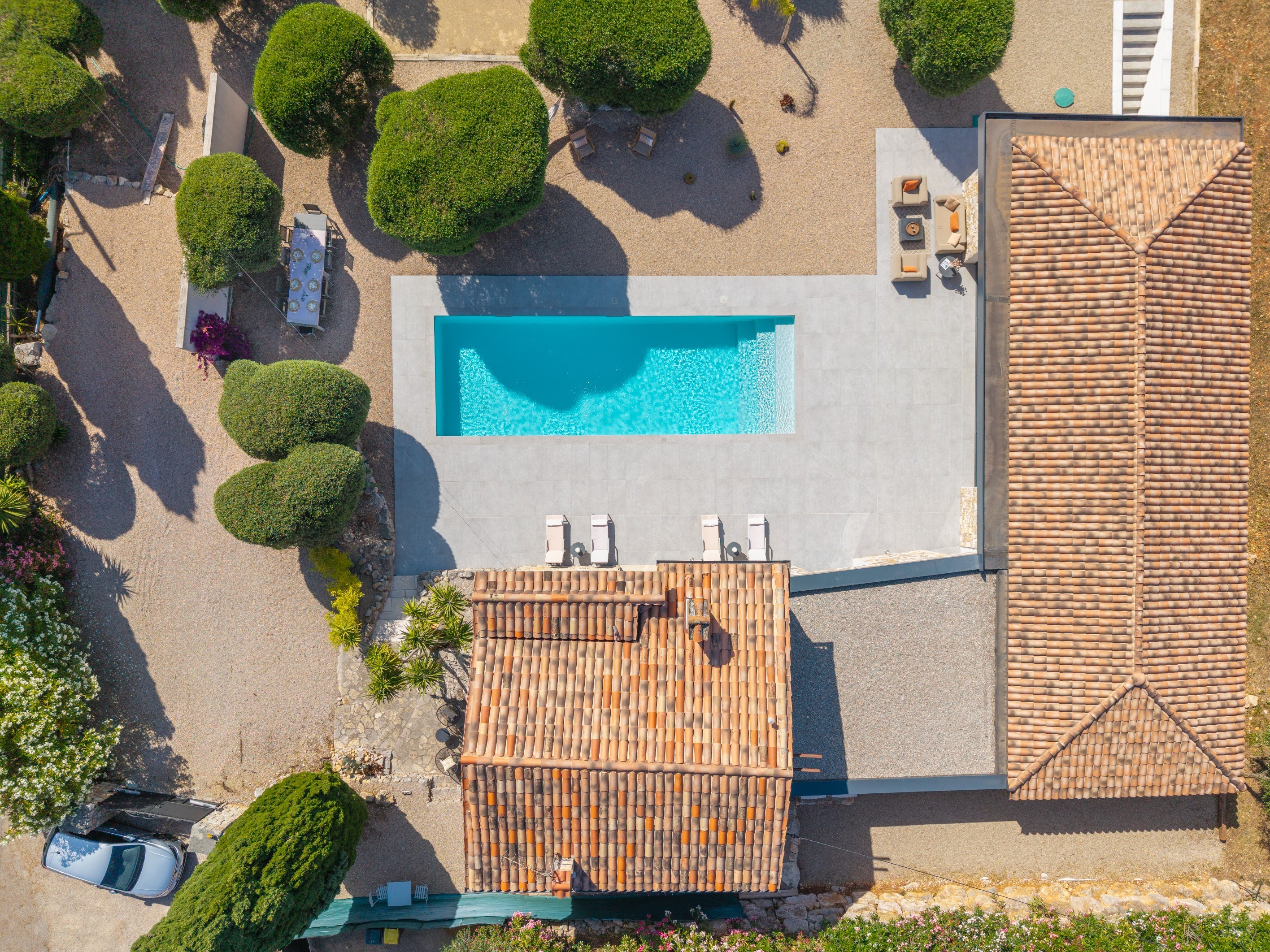  French Riviera estate combining modern architecture and historic stone charm - 物件實景
