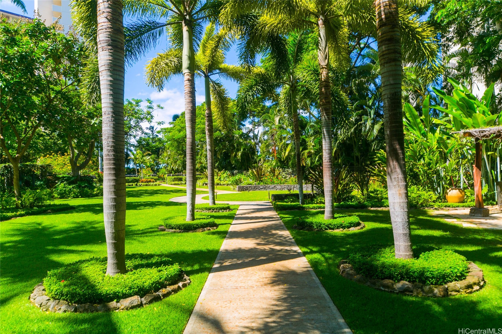 Honolulu, Hawaii, 96815, United States, 2 Bedrooms Bedrooms, ,2 BathroomsBathrooms,Residential,For Sale,1794682